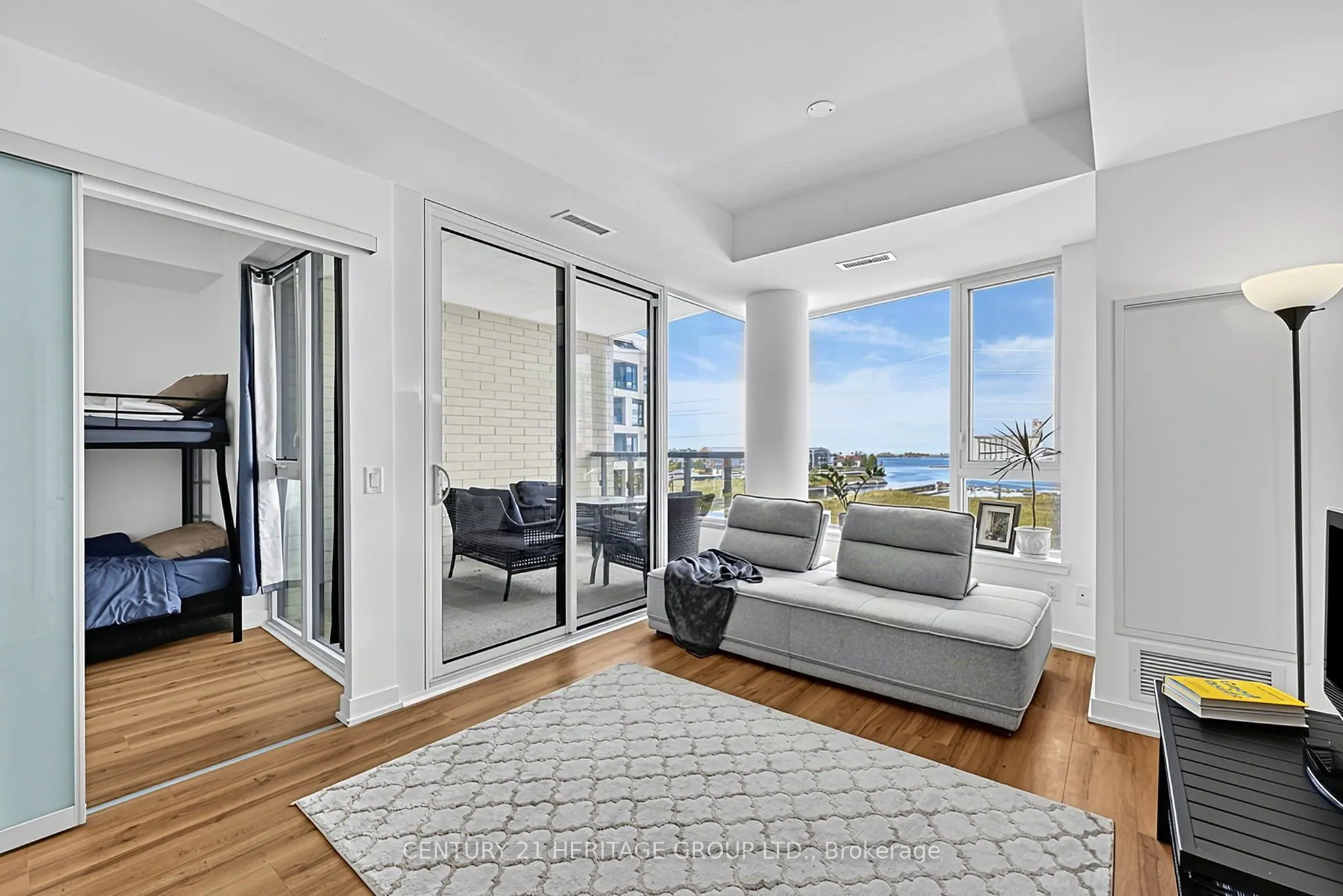 31 Huron Street #304