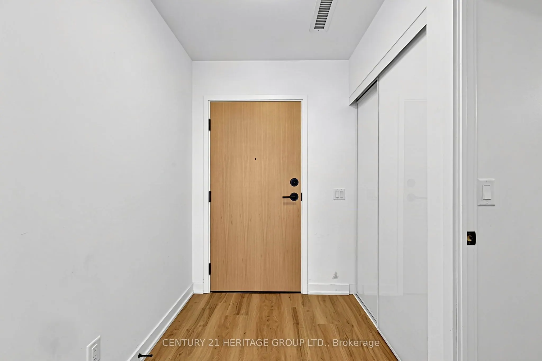 31 Huron Street #304