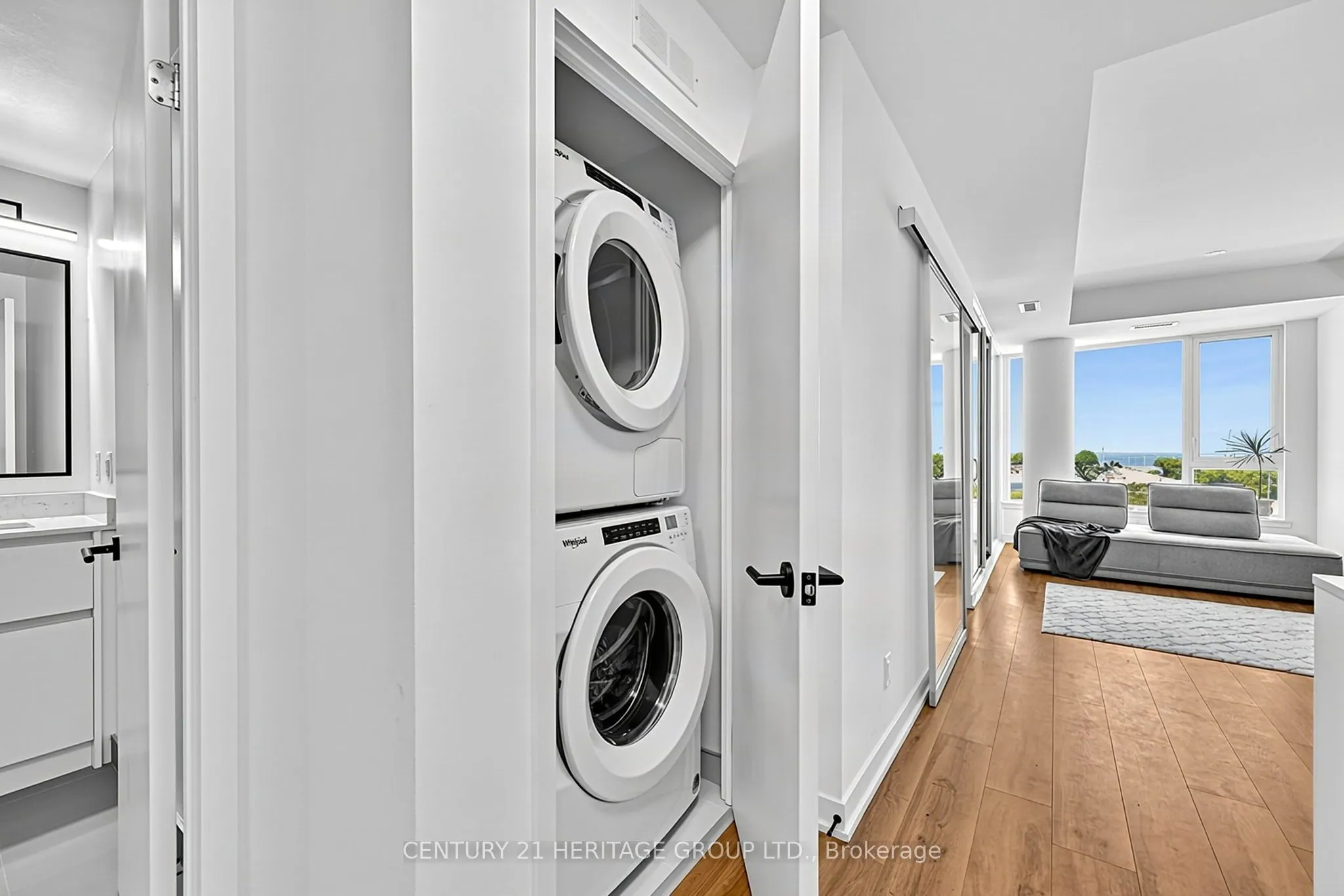 31 Huron Street #304