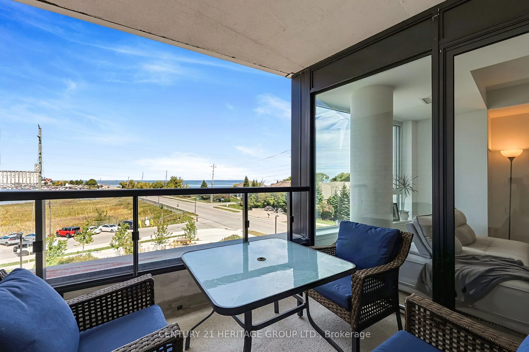 31 Huron Street #304