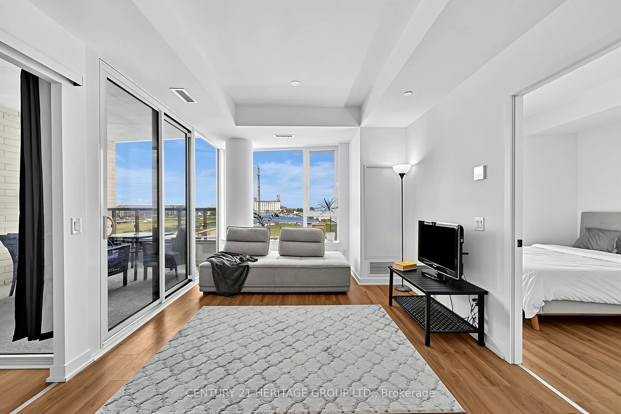 31 Huron Street #304