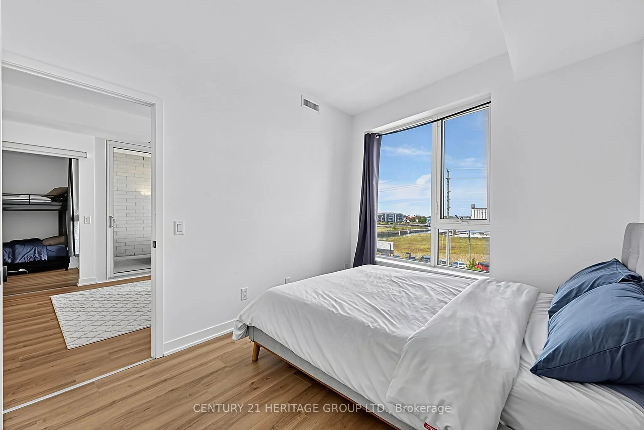 31 Huron Street #304