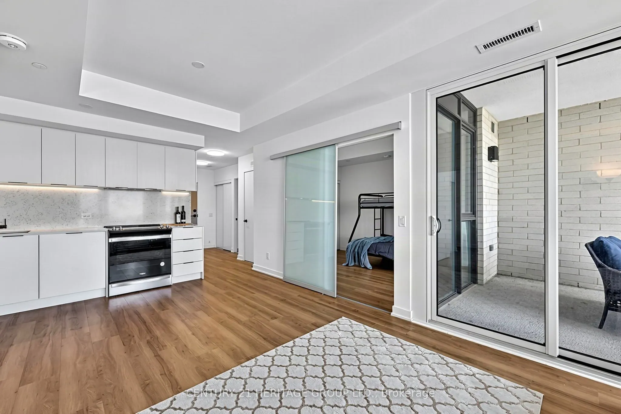 31 Huron Street #304