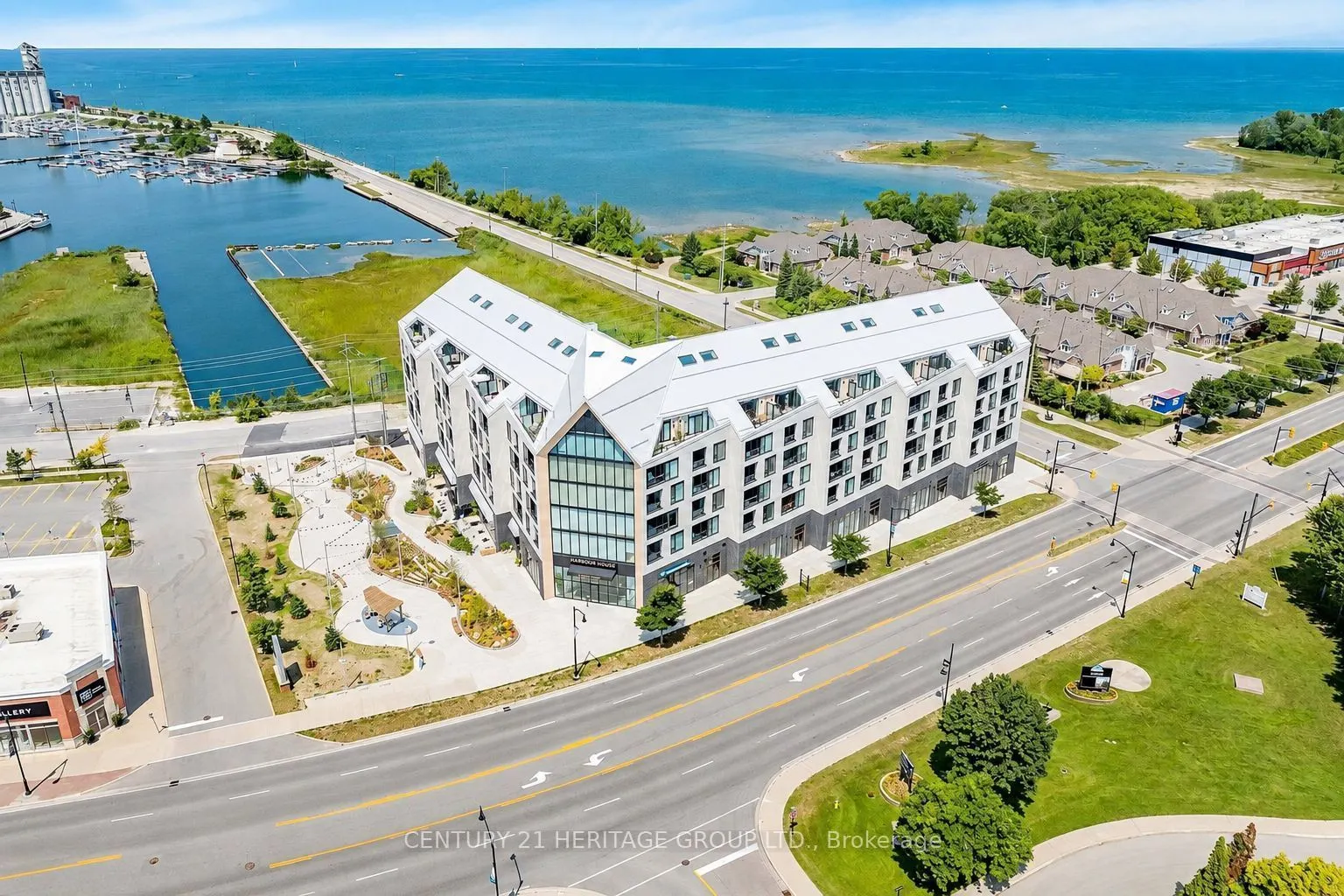 31 Huron Street #304