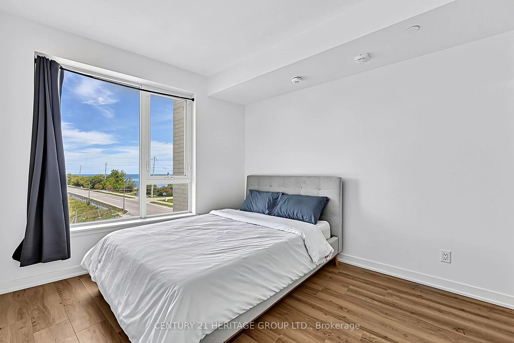31 Huron Street #304