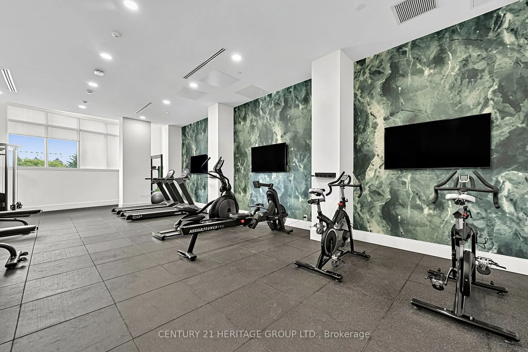 31 Huron Street #304