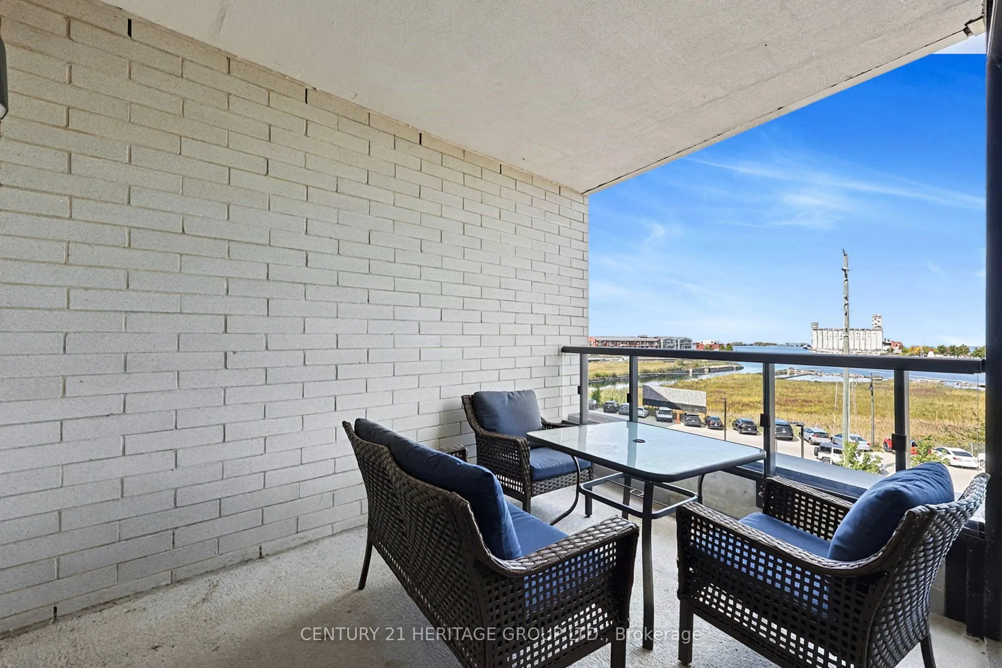 31 Huron Street #304