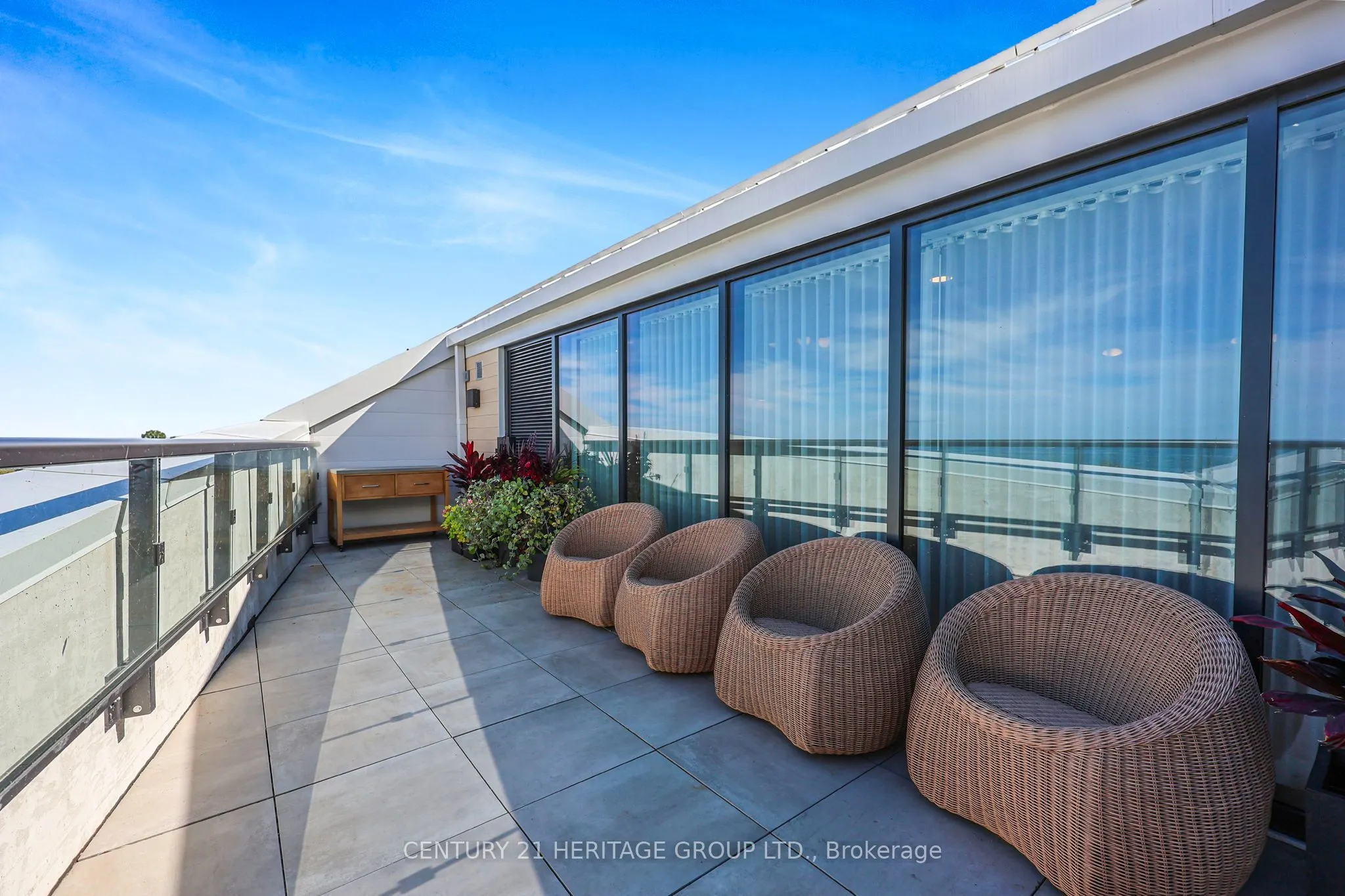 31 Huron Street #304
