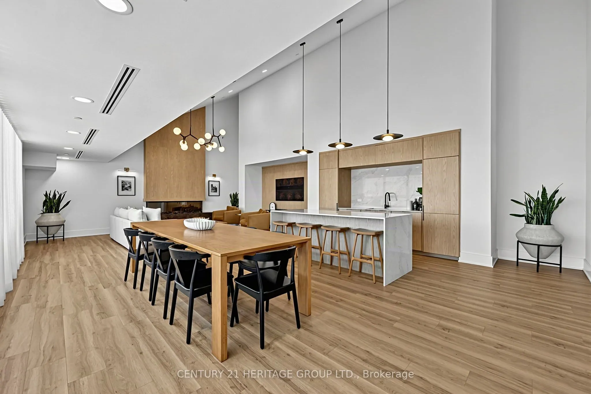 31 Huron Street #304