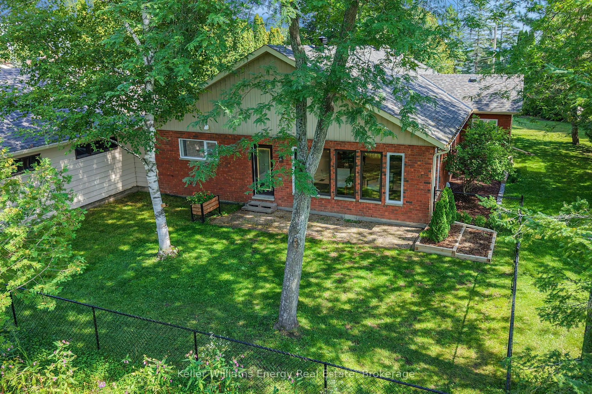 60 Bayside Avenue