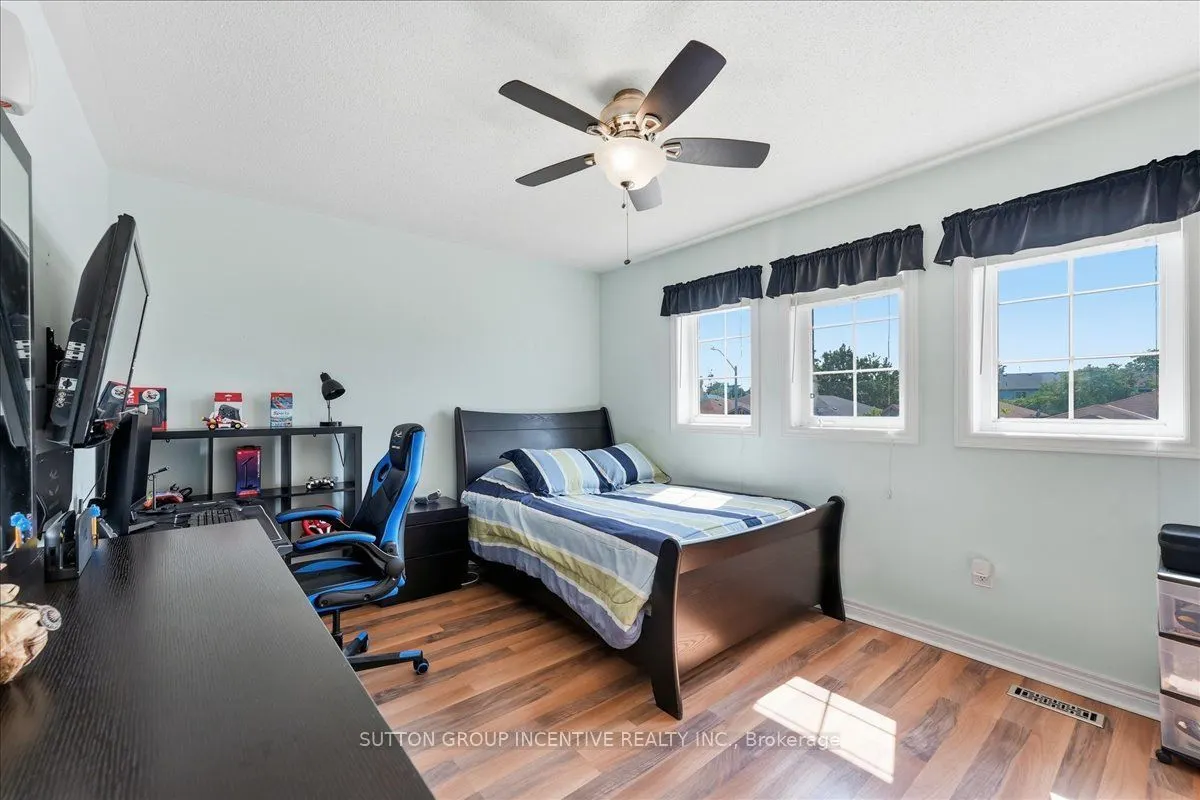 17 White Crescent