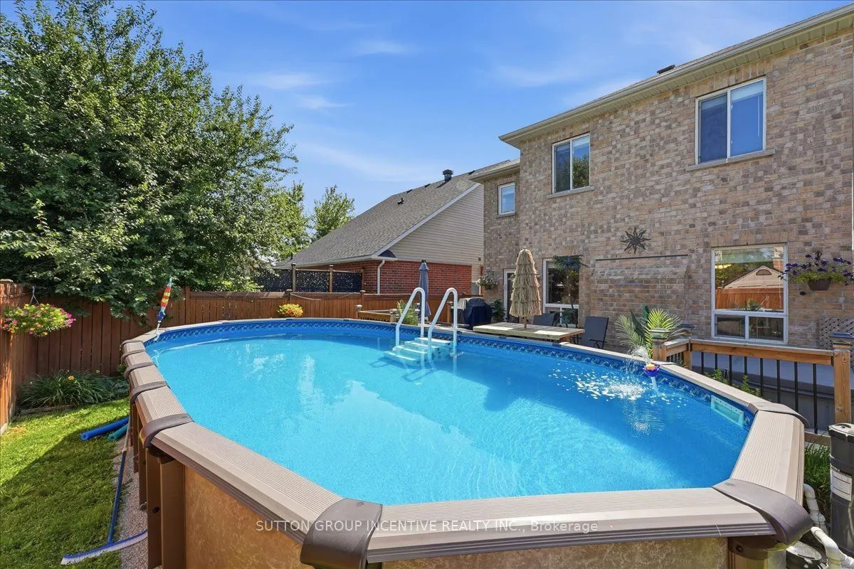 17 White Crescent