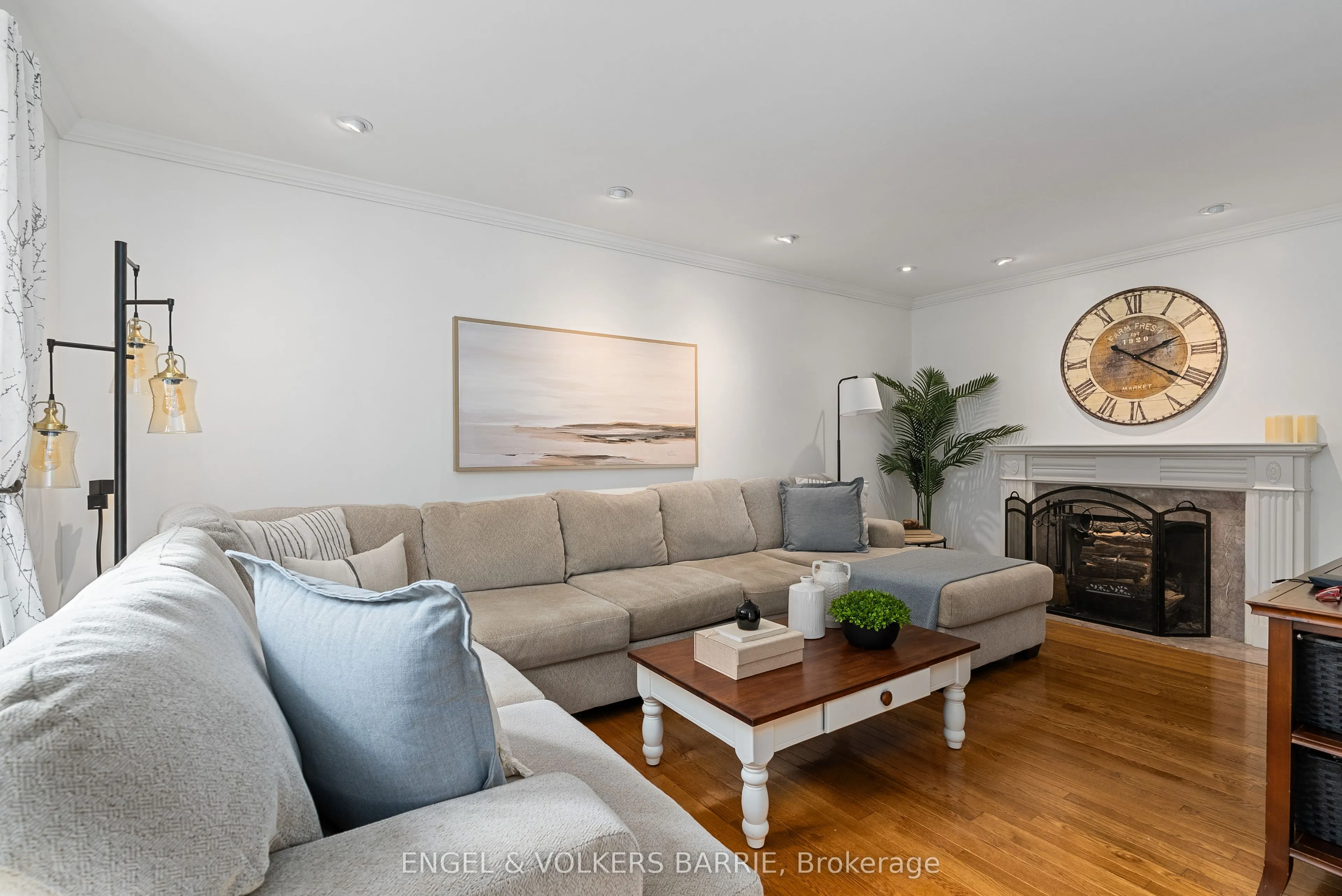 19 Grand Forest Drive