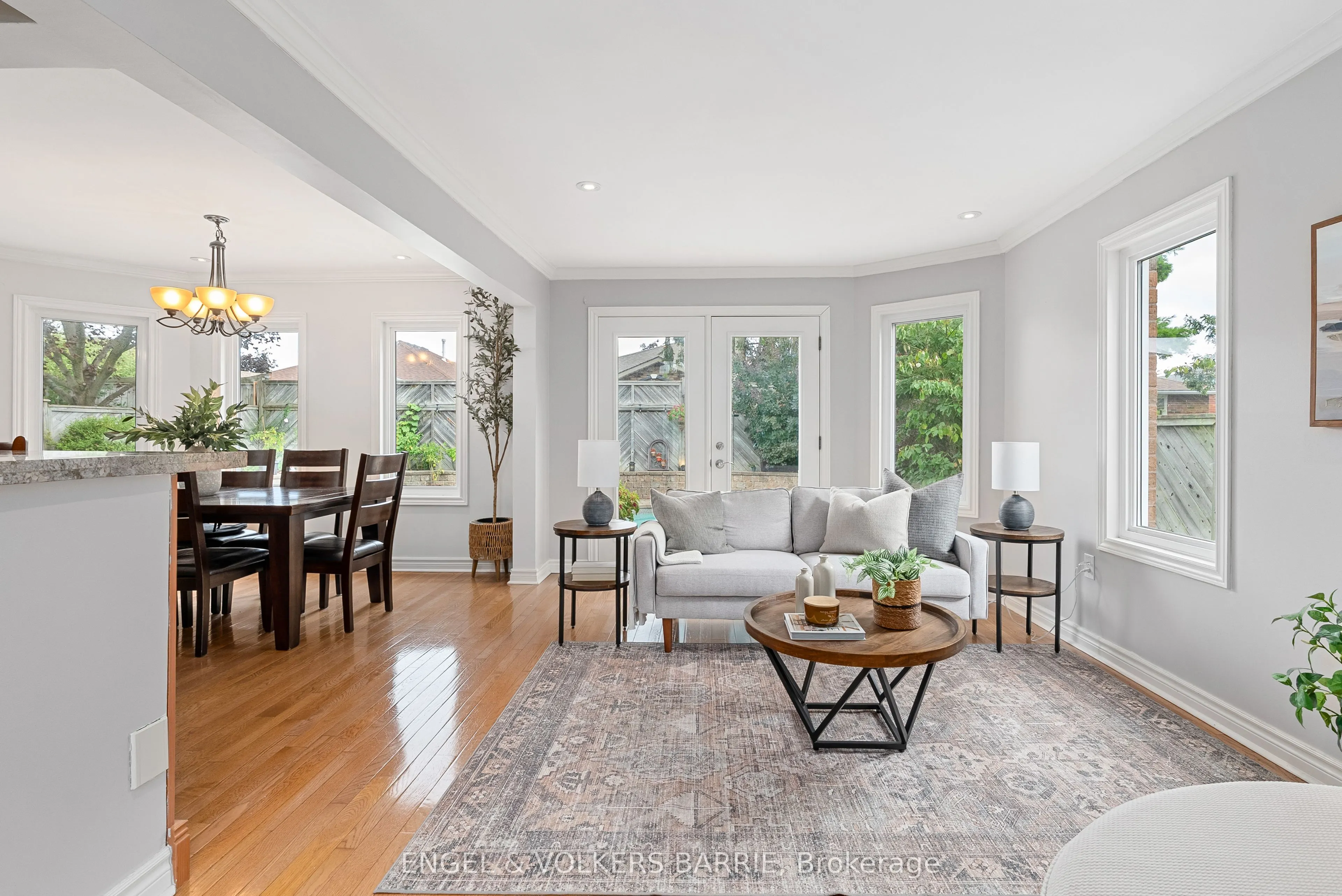 19 Grand Forest Drive