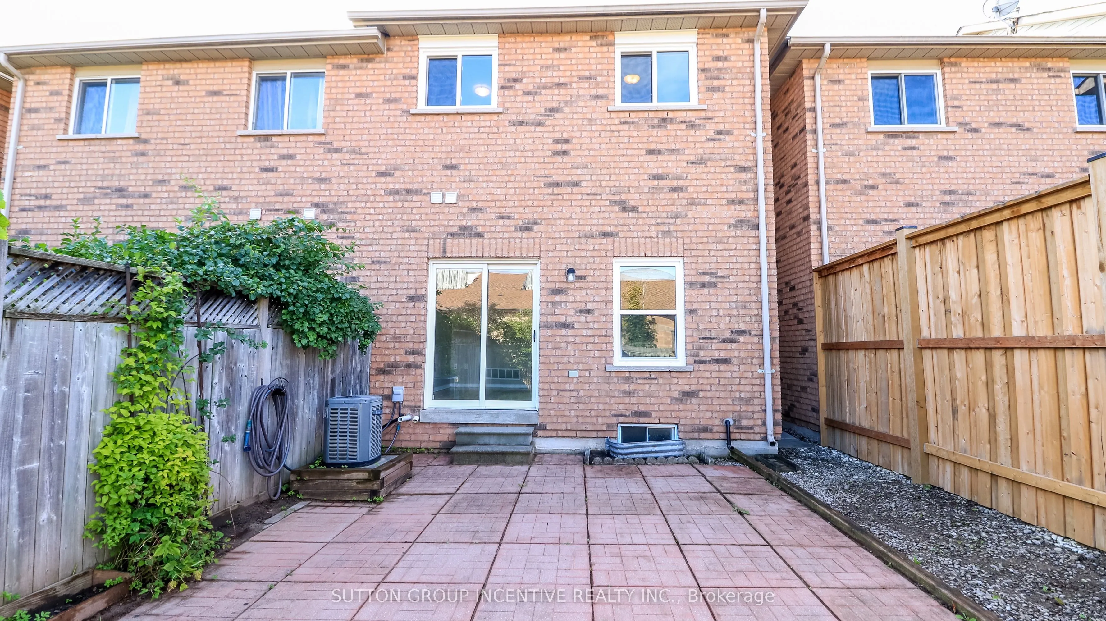 15 Bruce Crescent