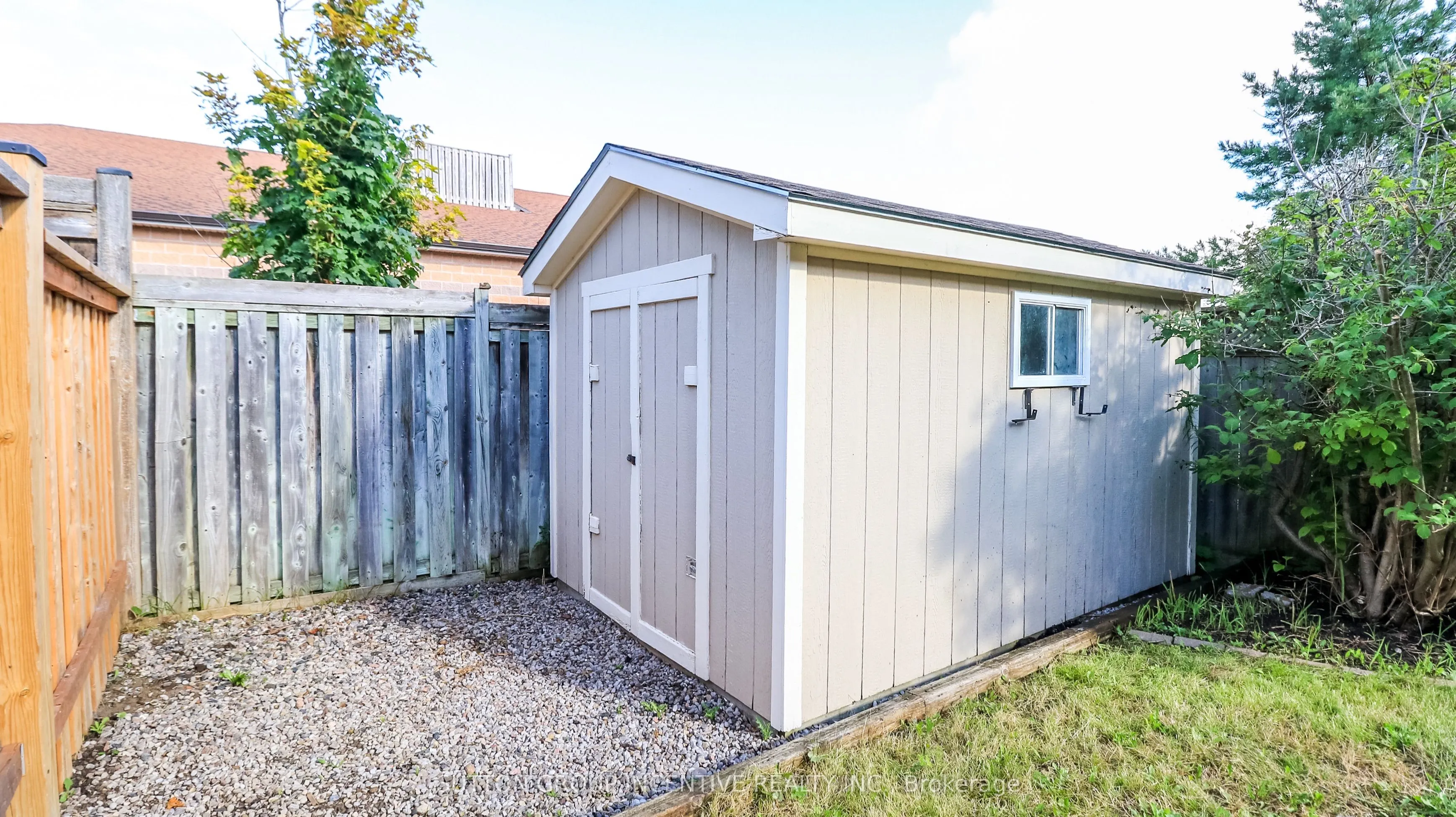 15 Bruce Crescent