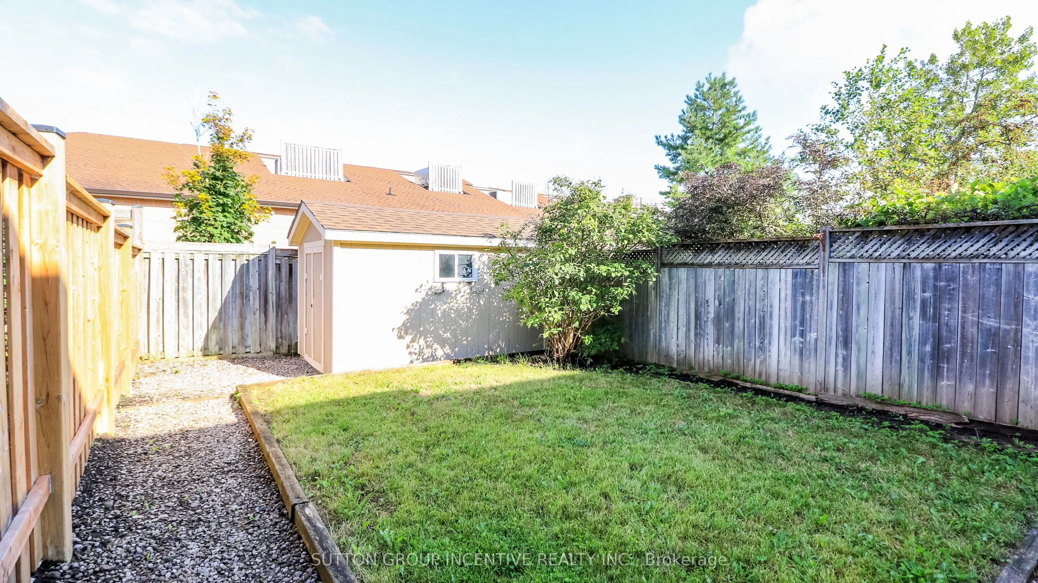 15 Bruce Crescent