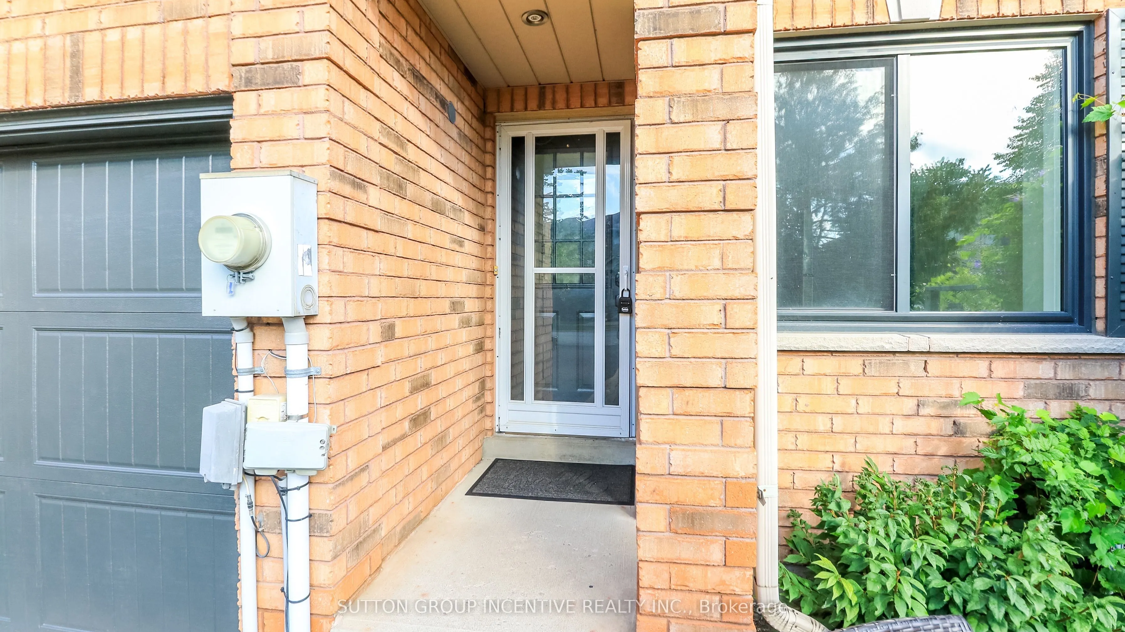 15 Bruce Crescent