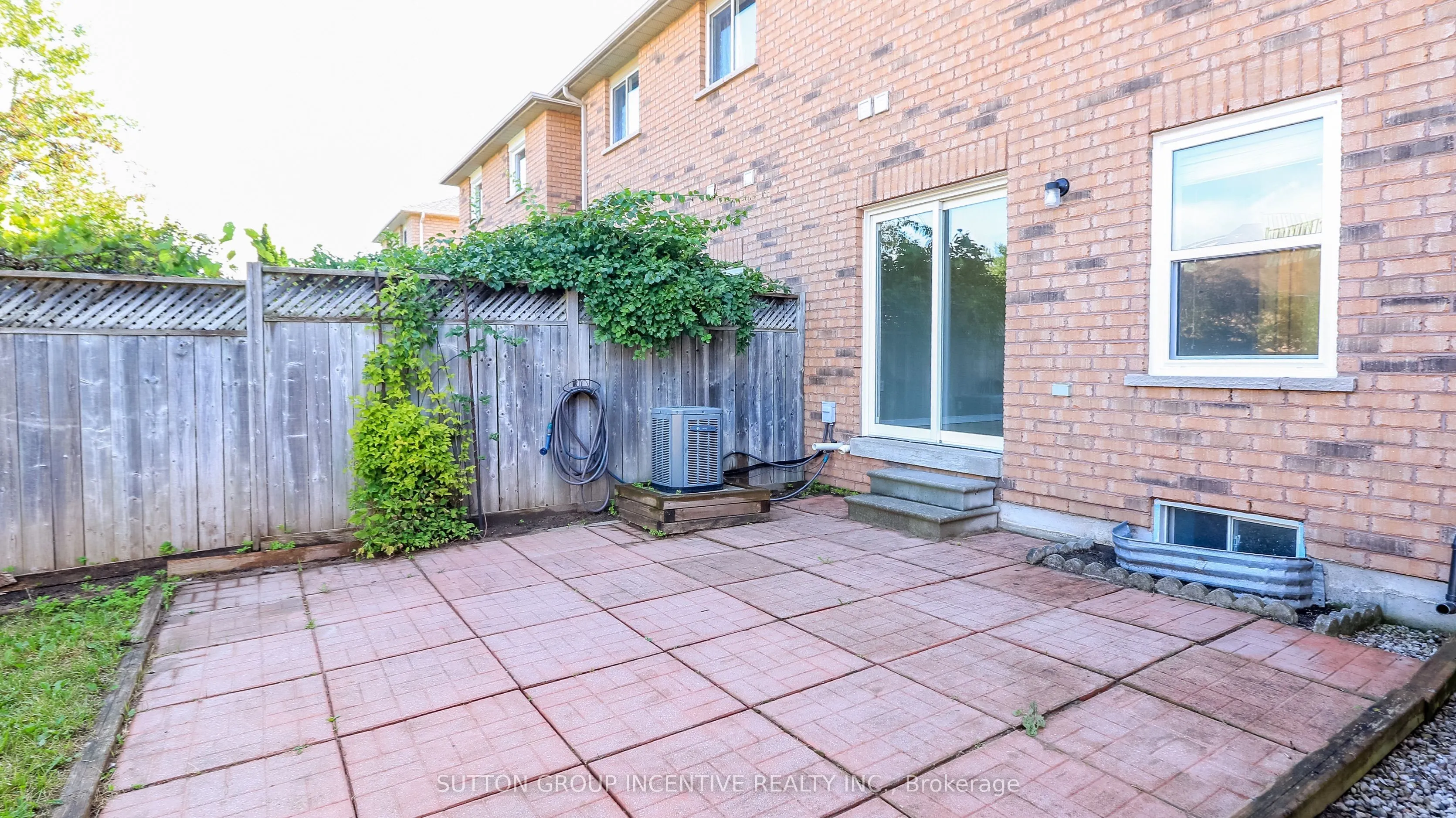 15 Bruce Crescent