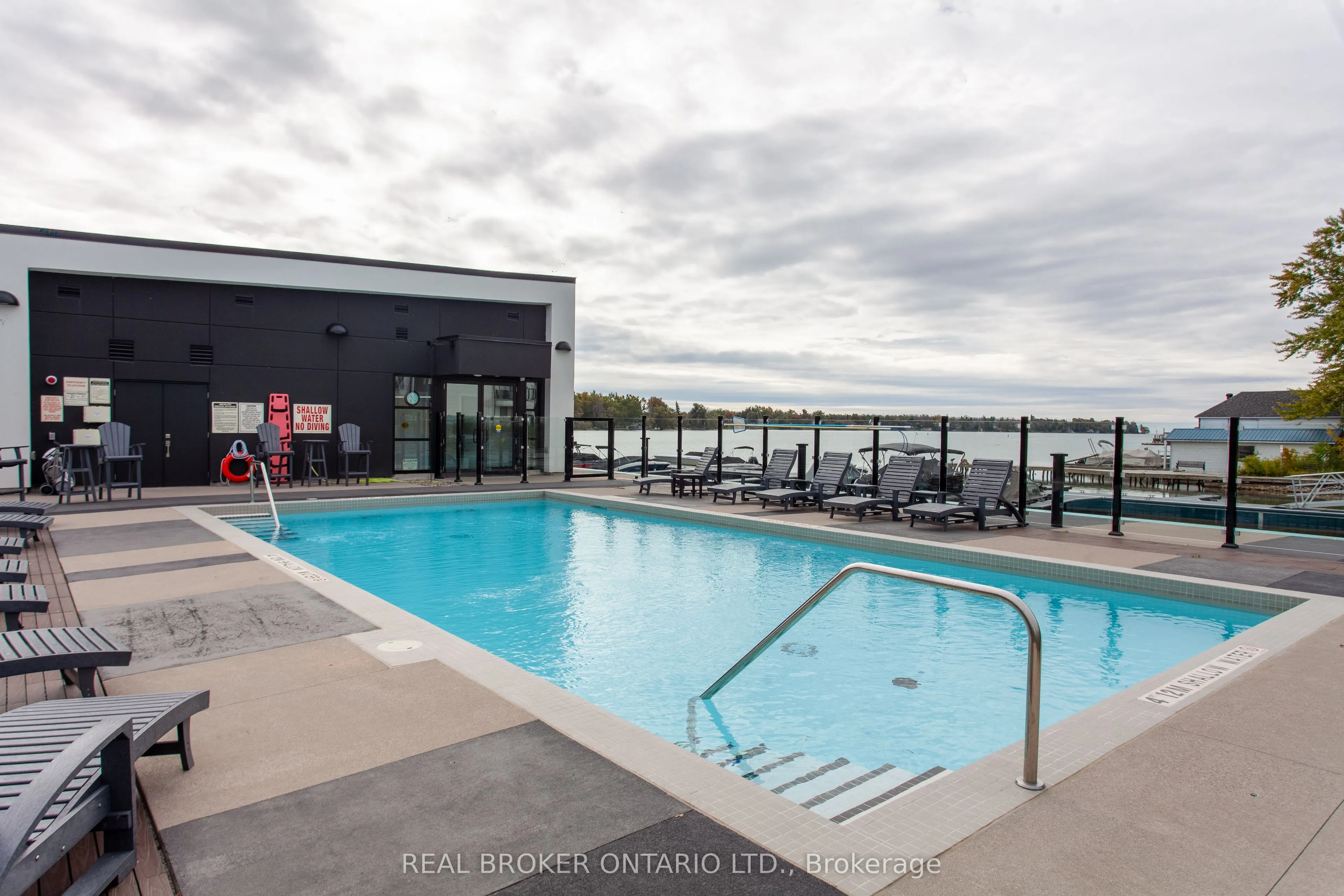 11 Mariners Pier Way