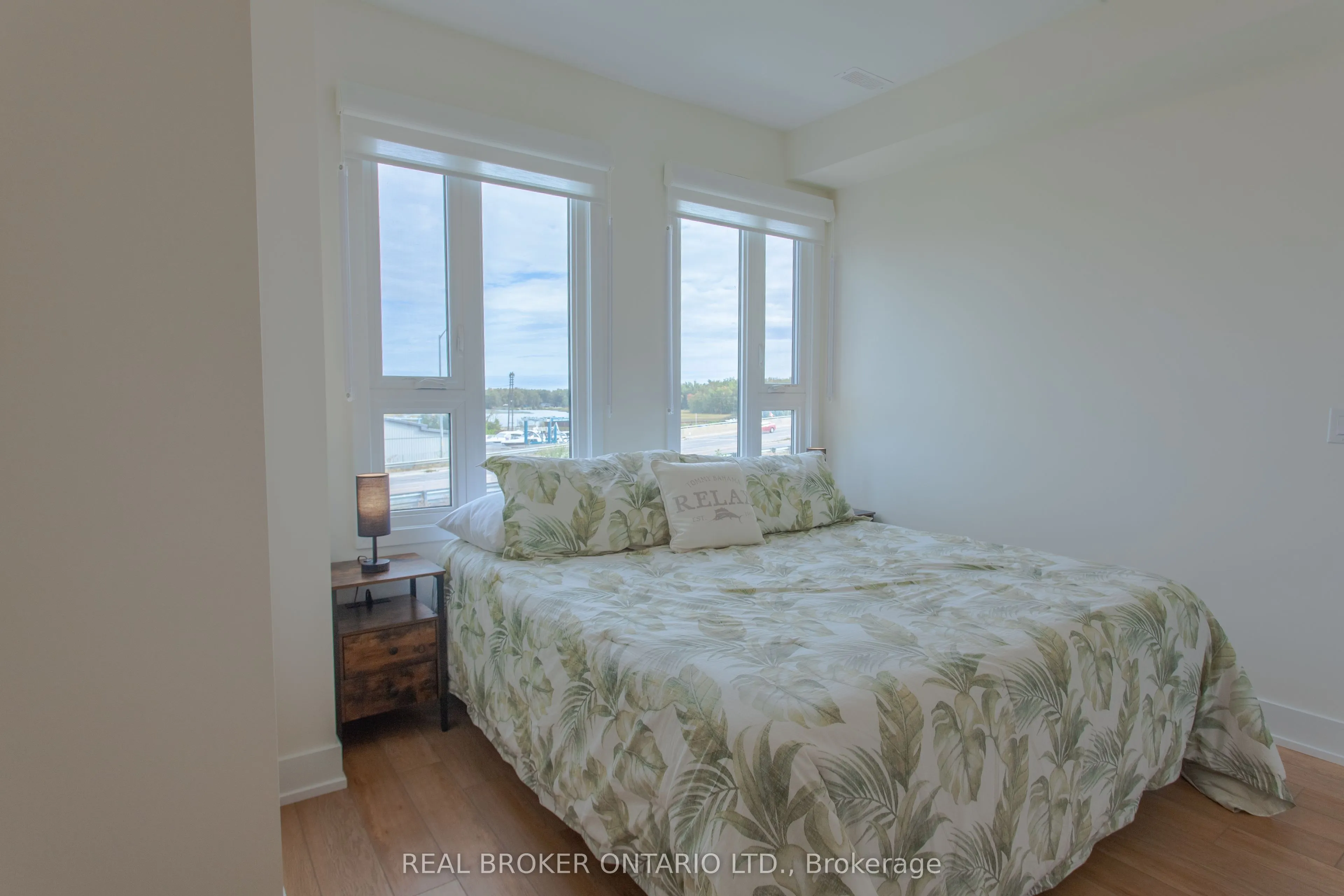 11 Mariners Pier Way