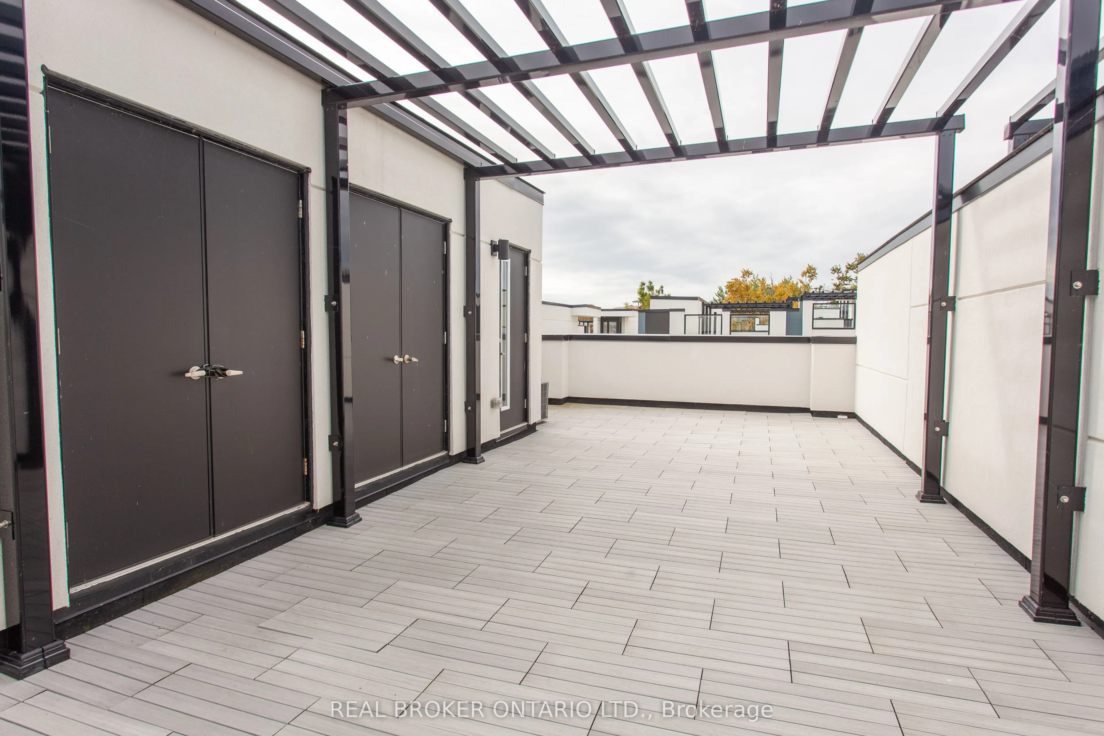 11 Mariners Pier Way