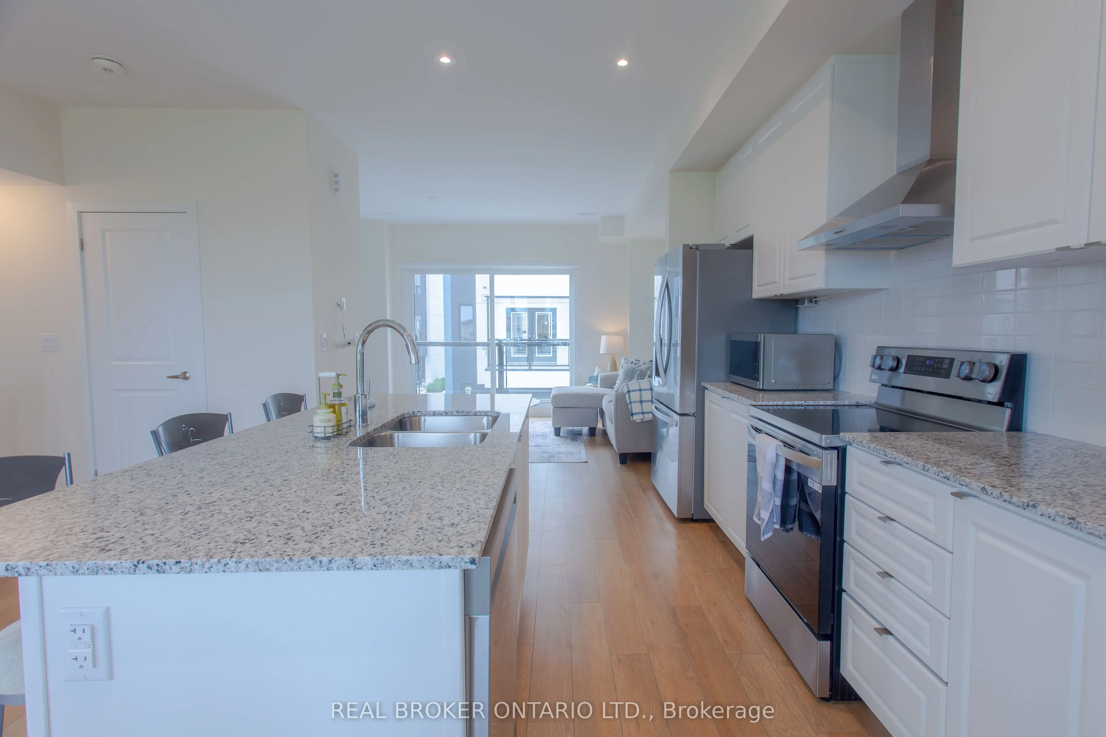 11 Mariners Pier Way