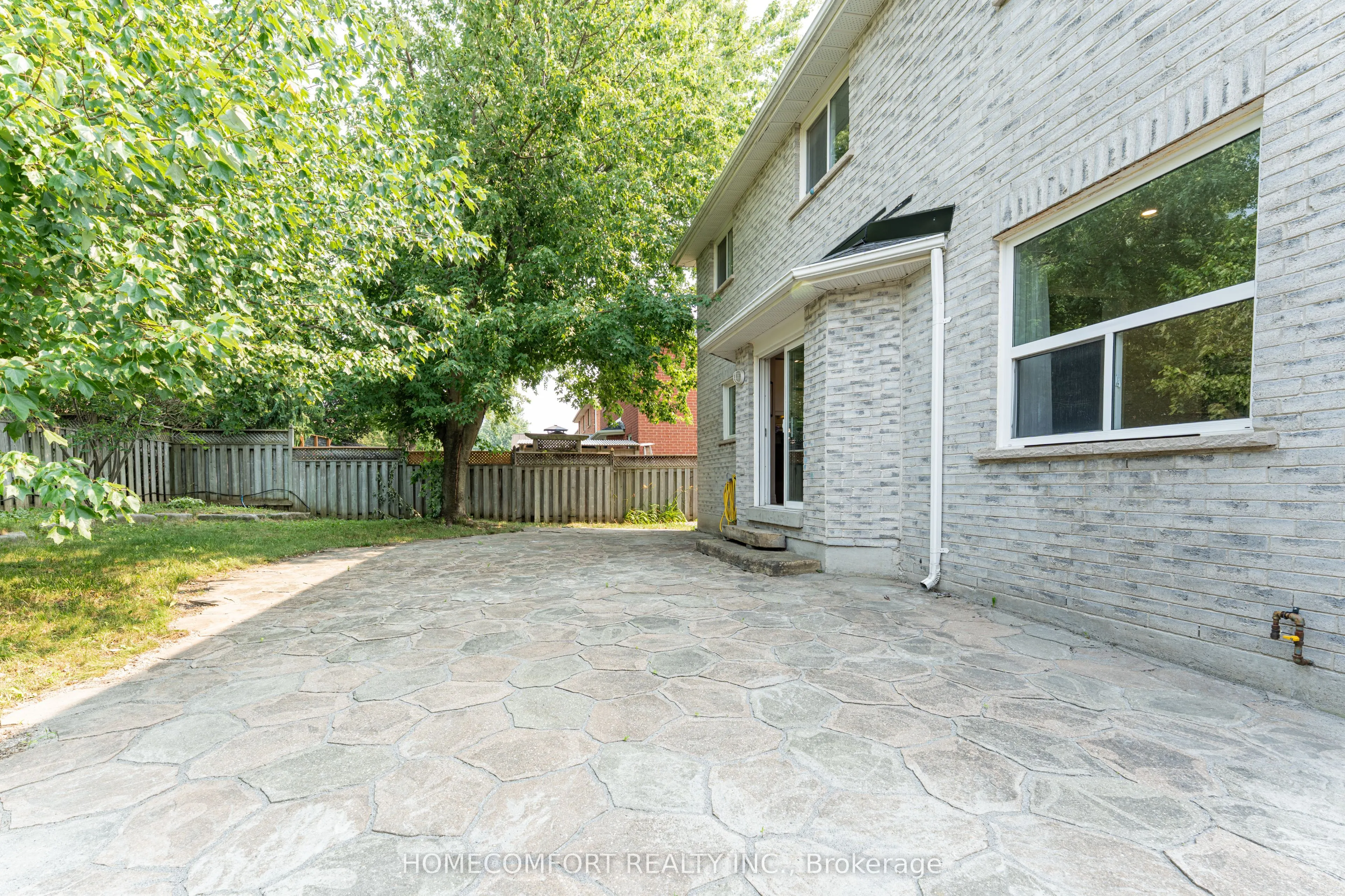 68 GRACE Crescent