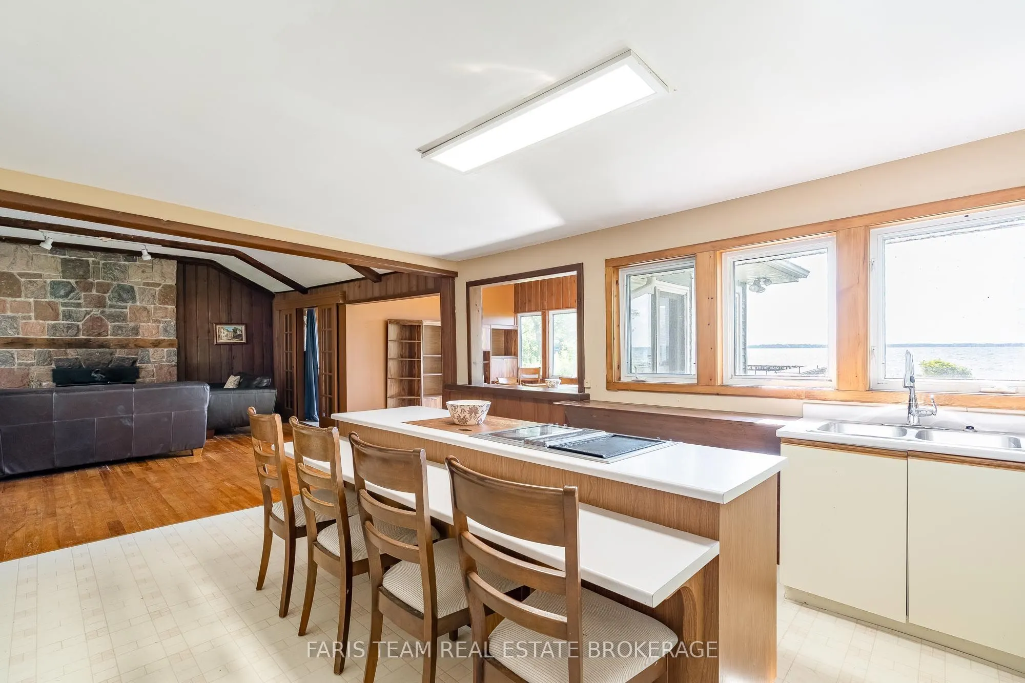 1467 Cunningham Crescent