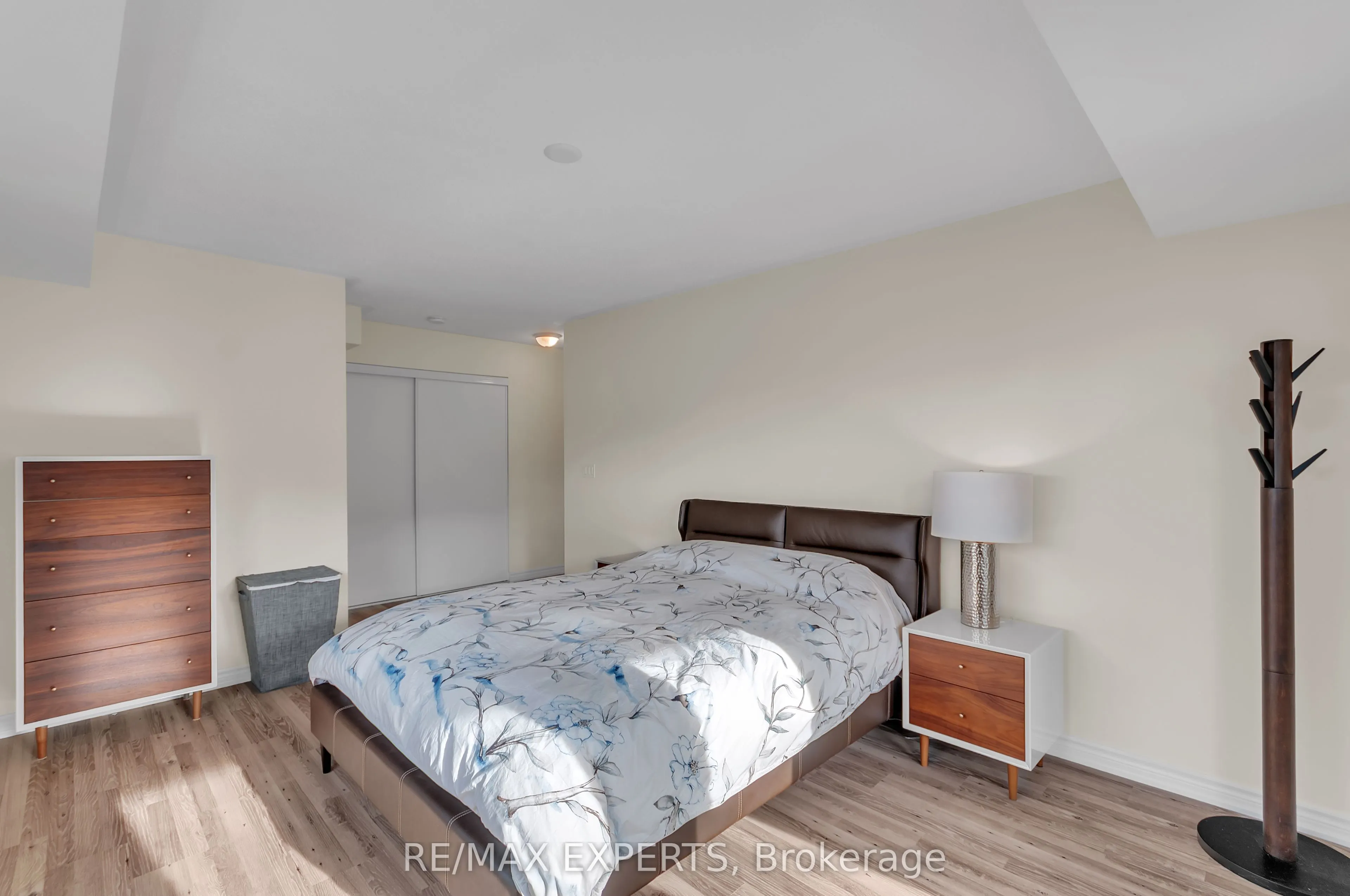 4 Cove Court #207