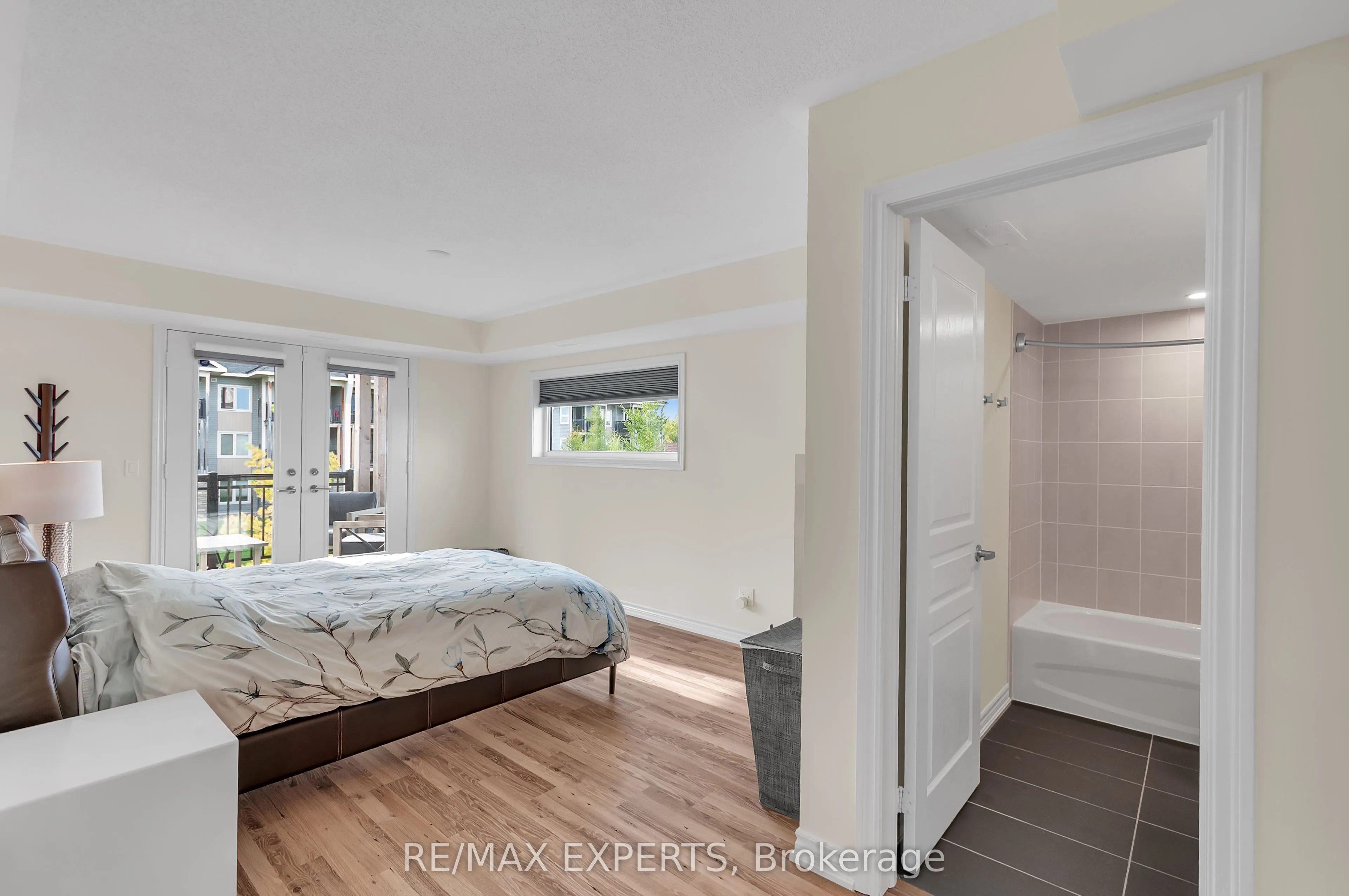 4 Cove Court #207