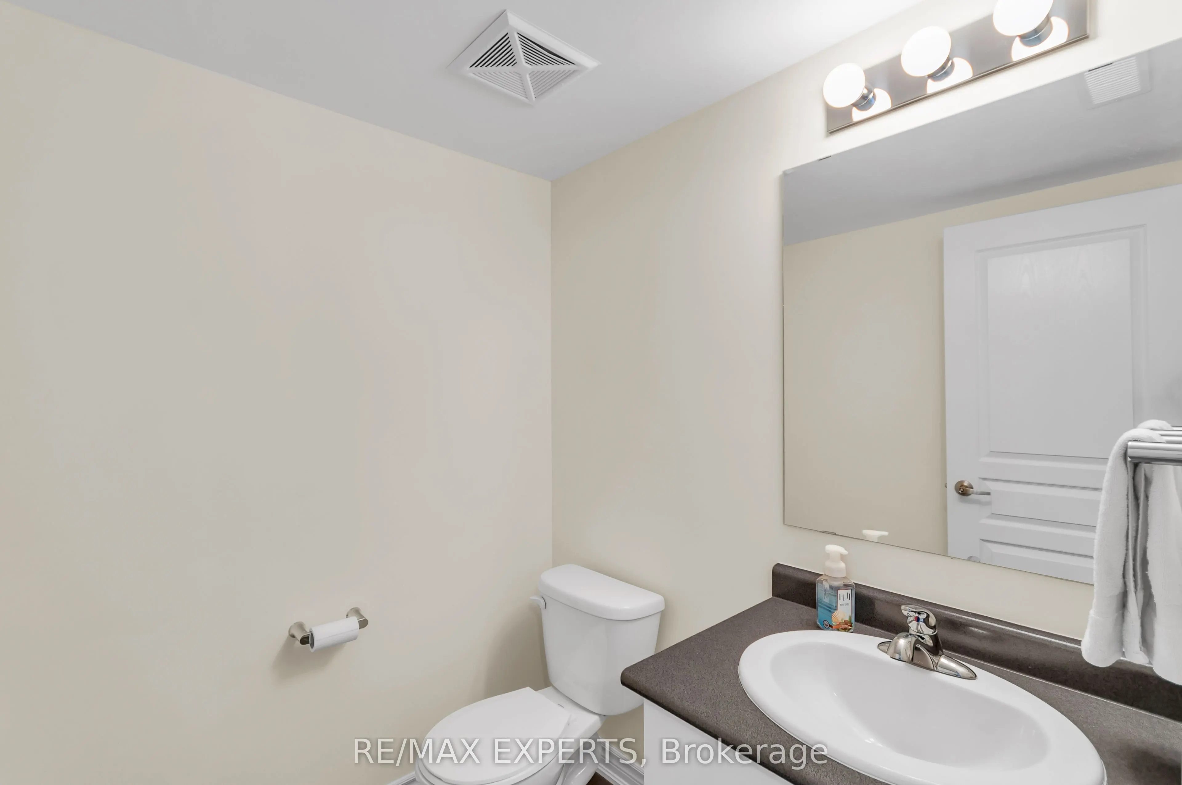 4 Cove Court #207