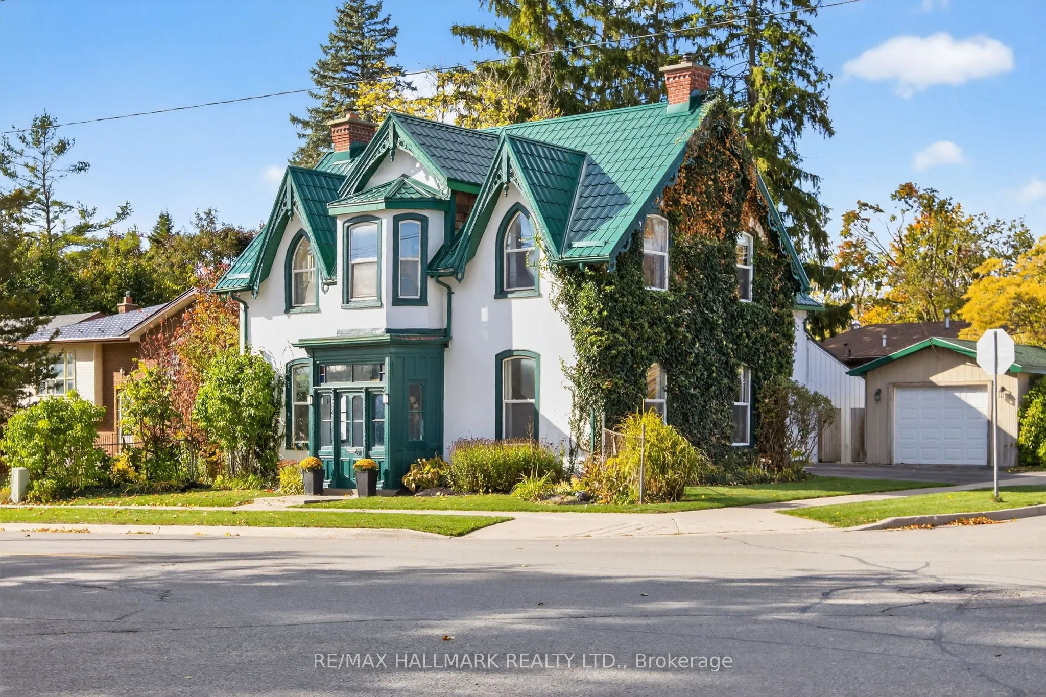 84 Wellington Street E