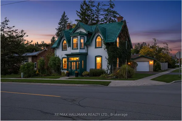 84 Wellington Street E