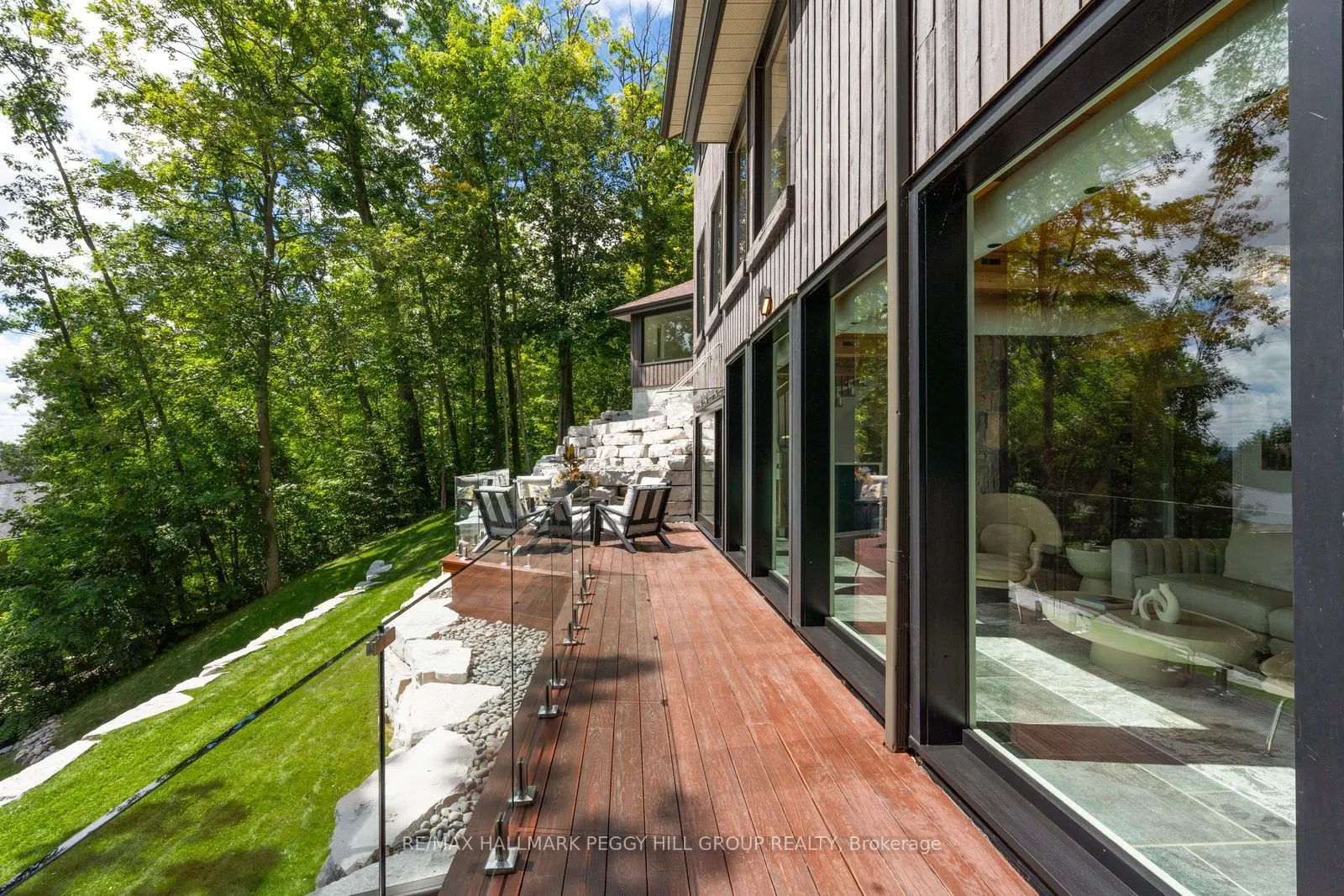 11 Crestwood Drive