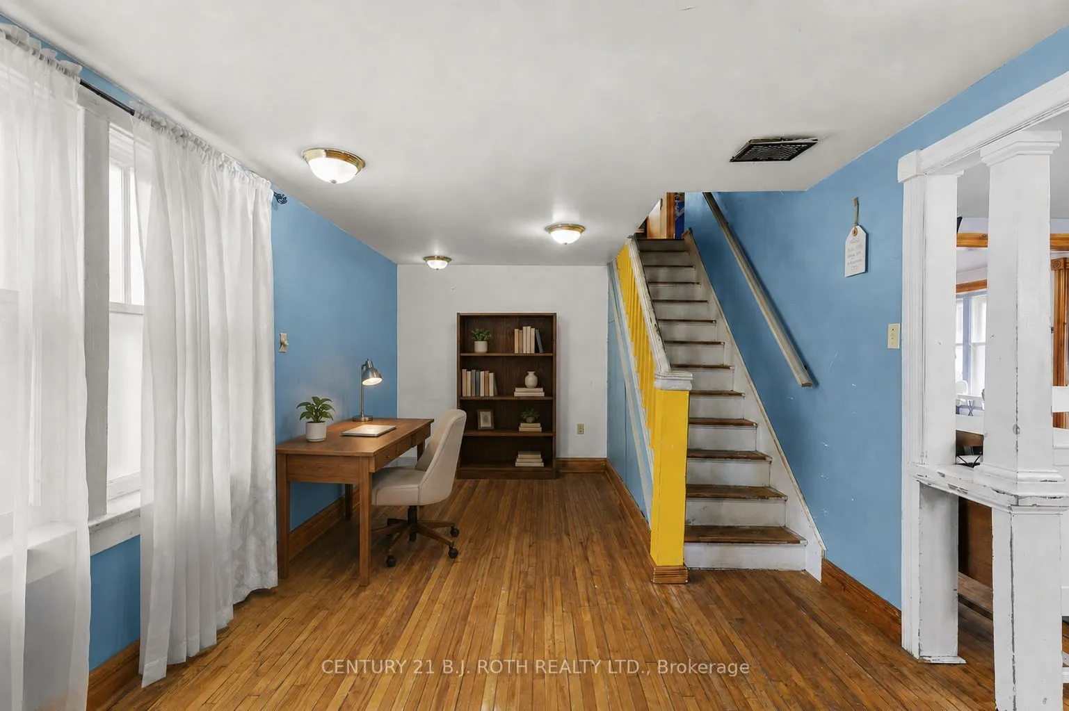 356 West Street N