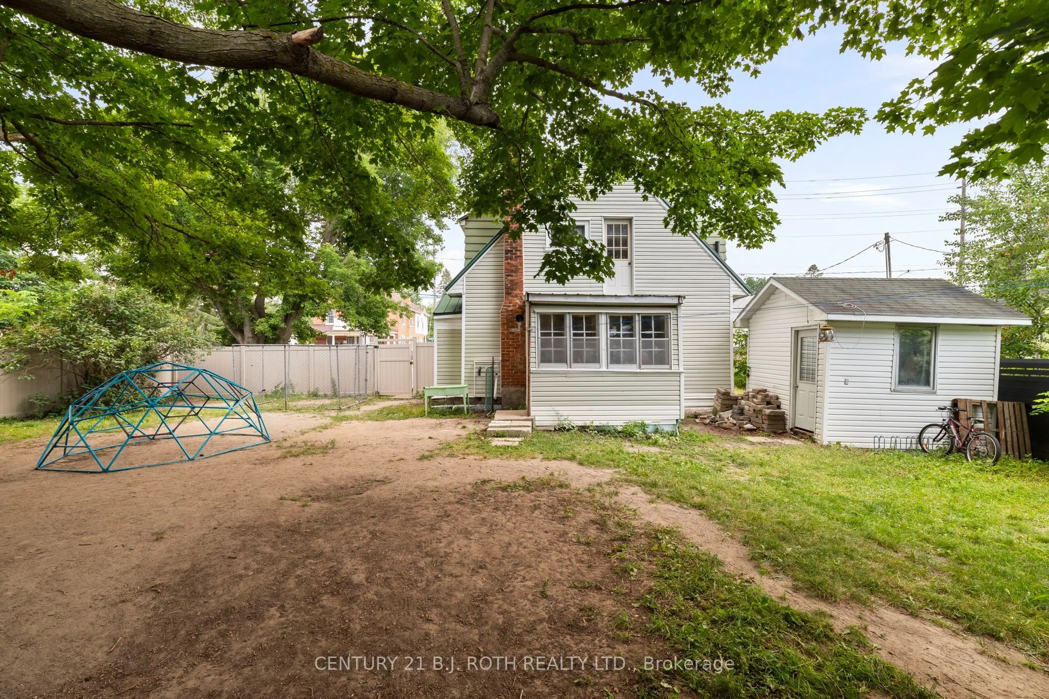 356 West Street N