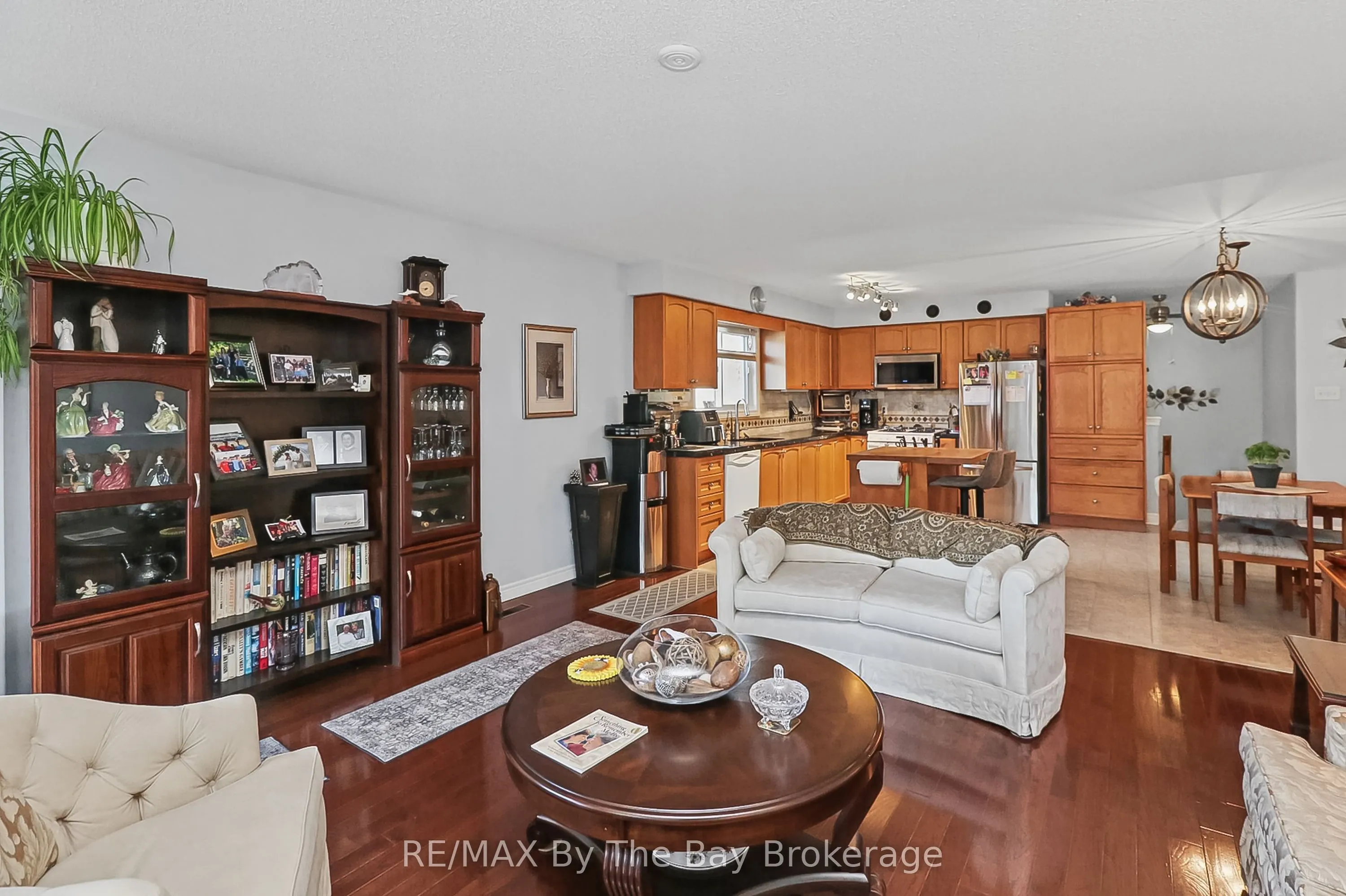 8 Middleport Drive