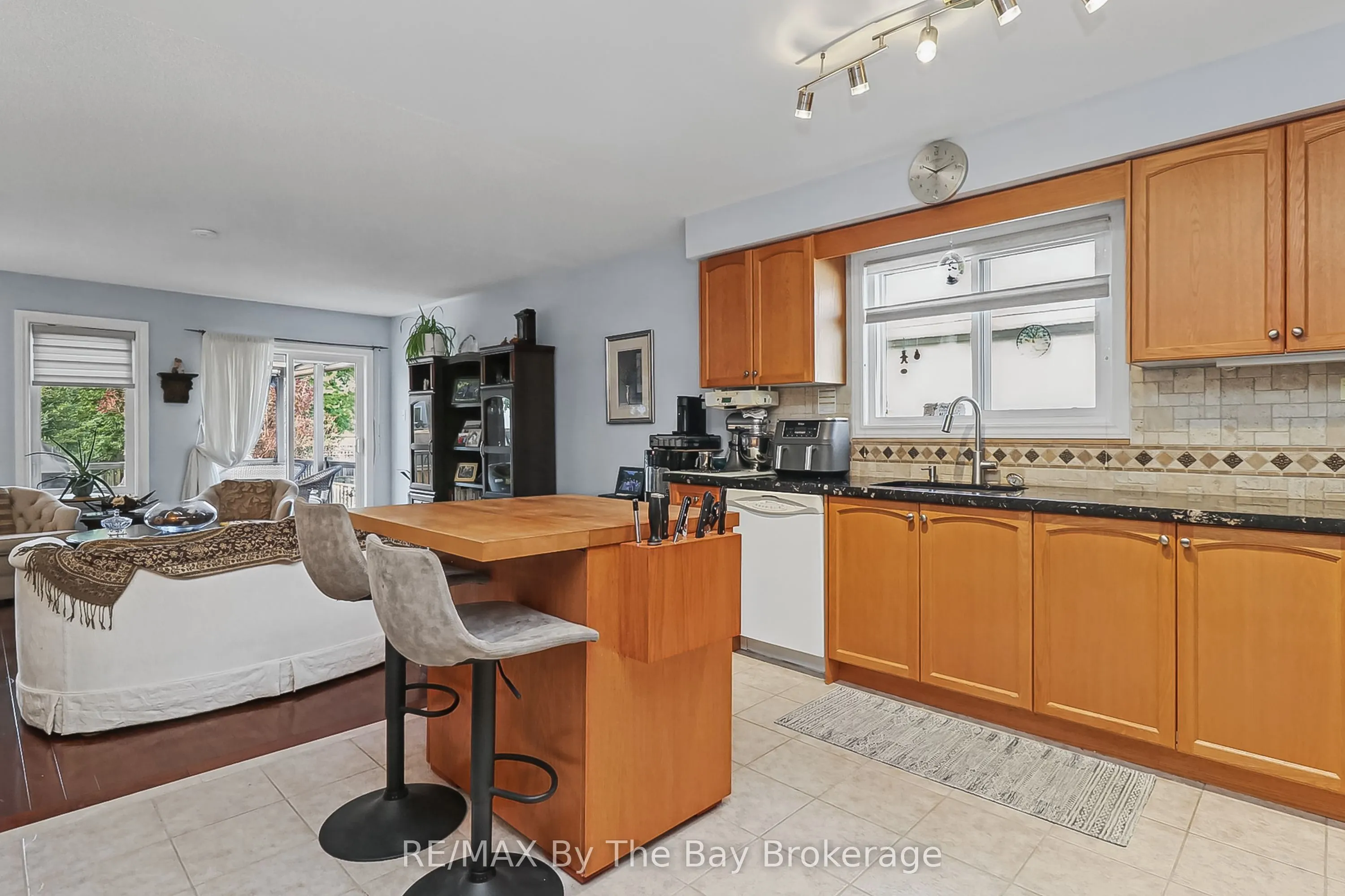 8 Middleport Drive