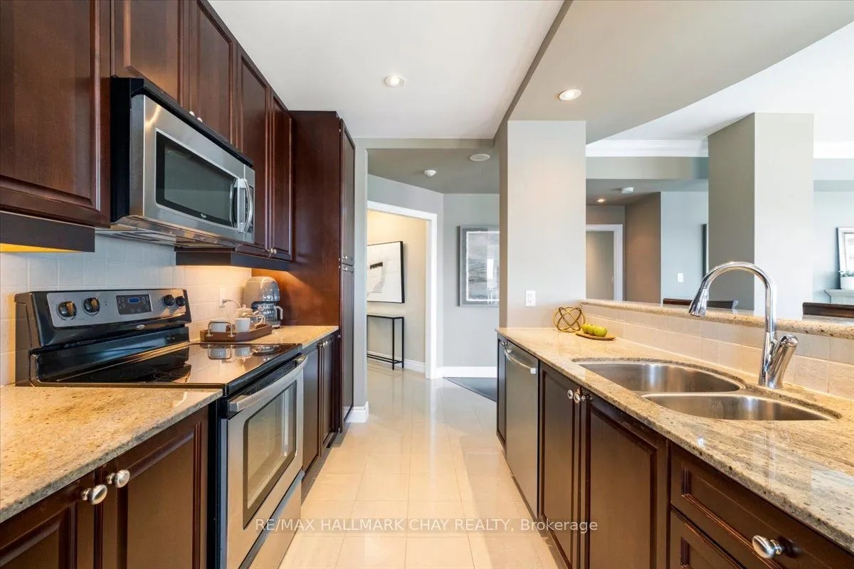 37 Ellen Street #1008