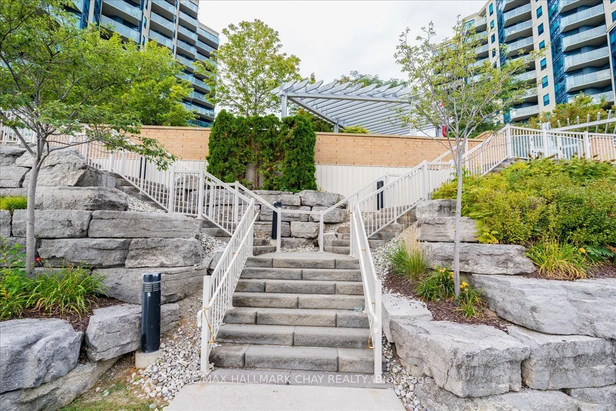 37 Ellen Street #1008