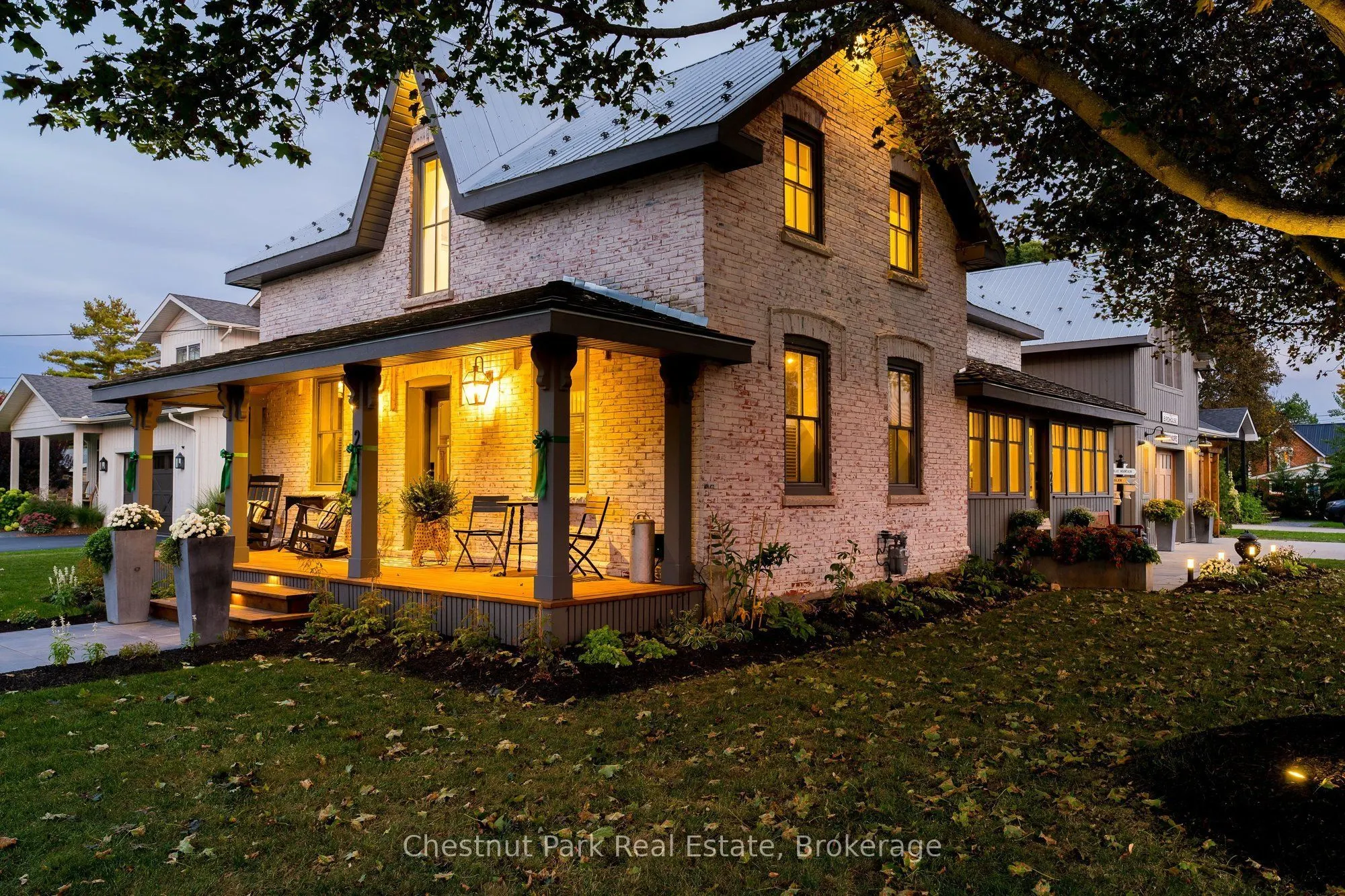 21 Elizabeth Street E