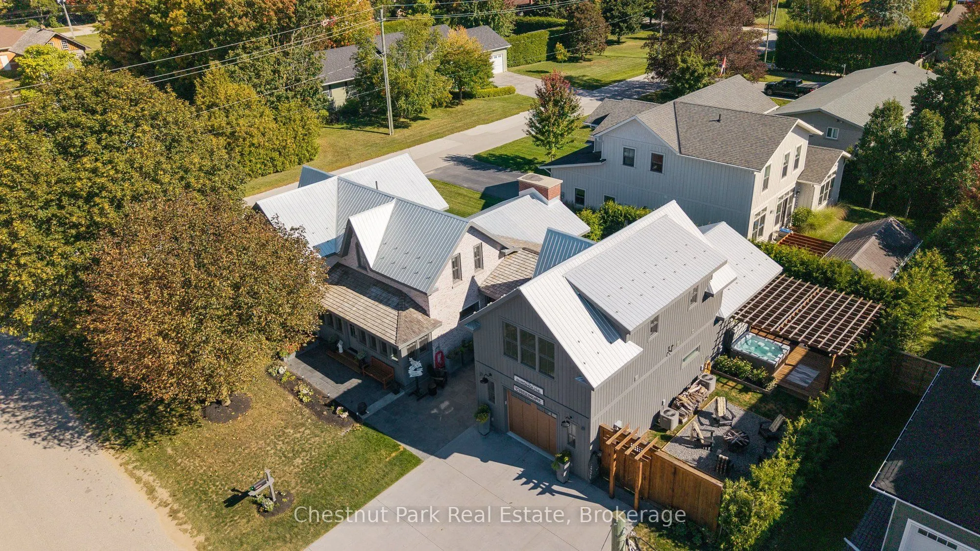 21 Elizabeth Street E