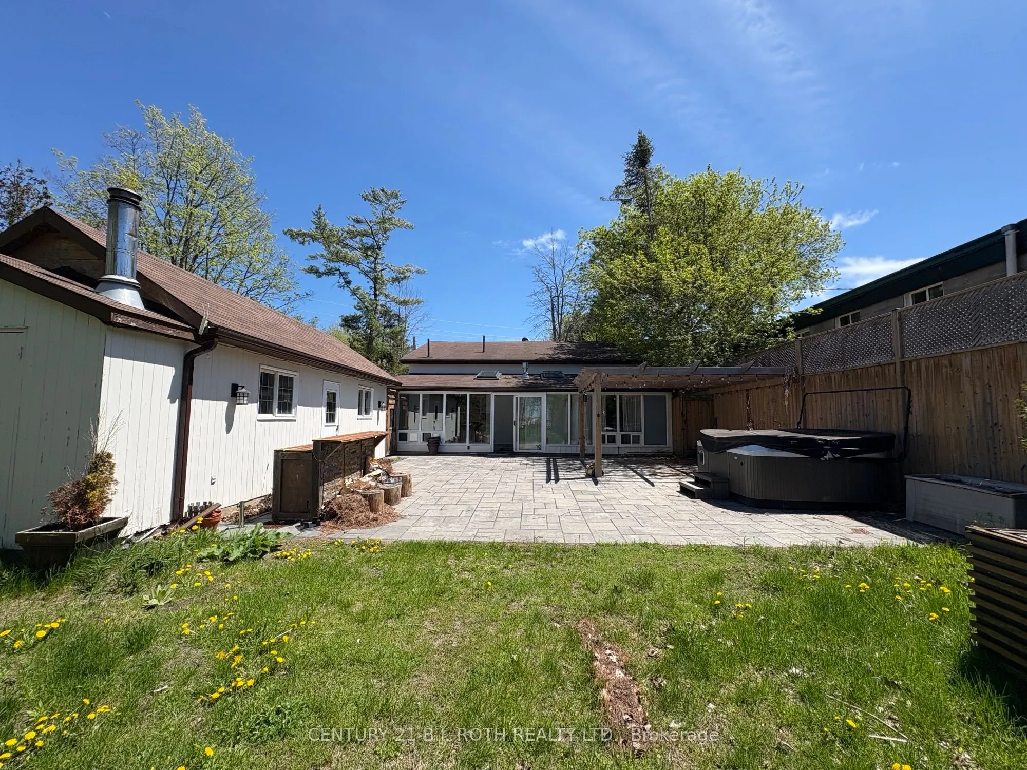 288 RIVER Road E
