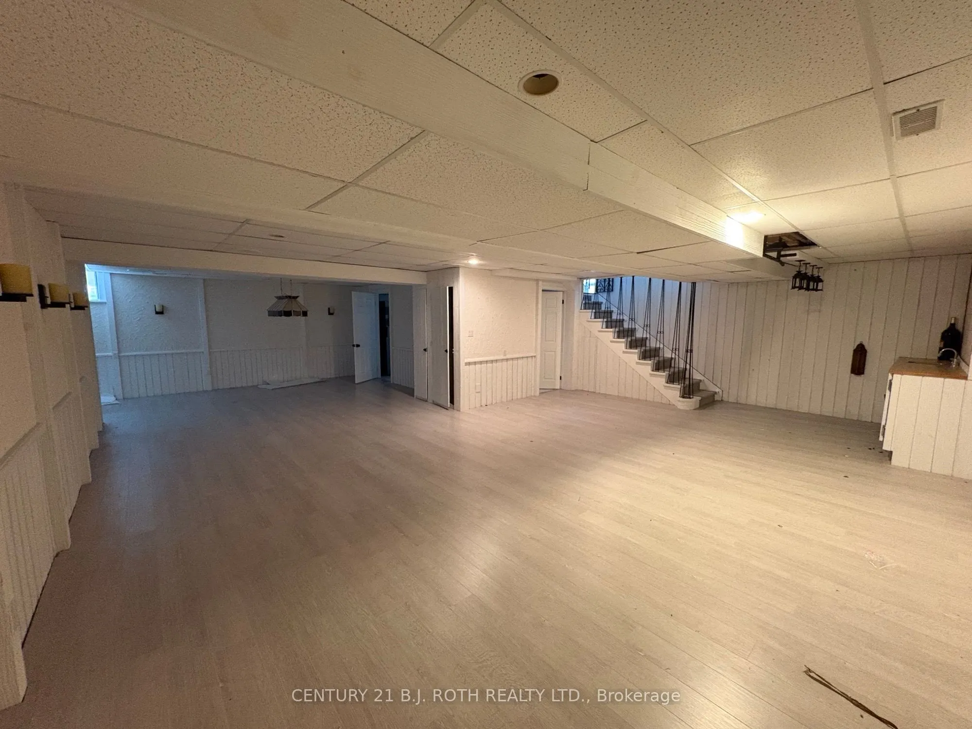 288 RIVER Road E