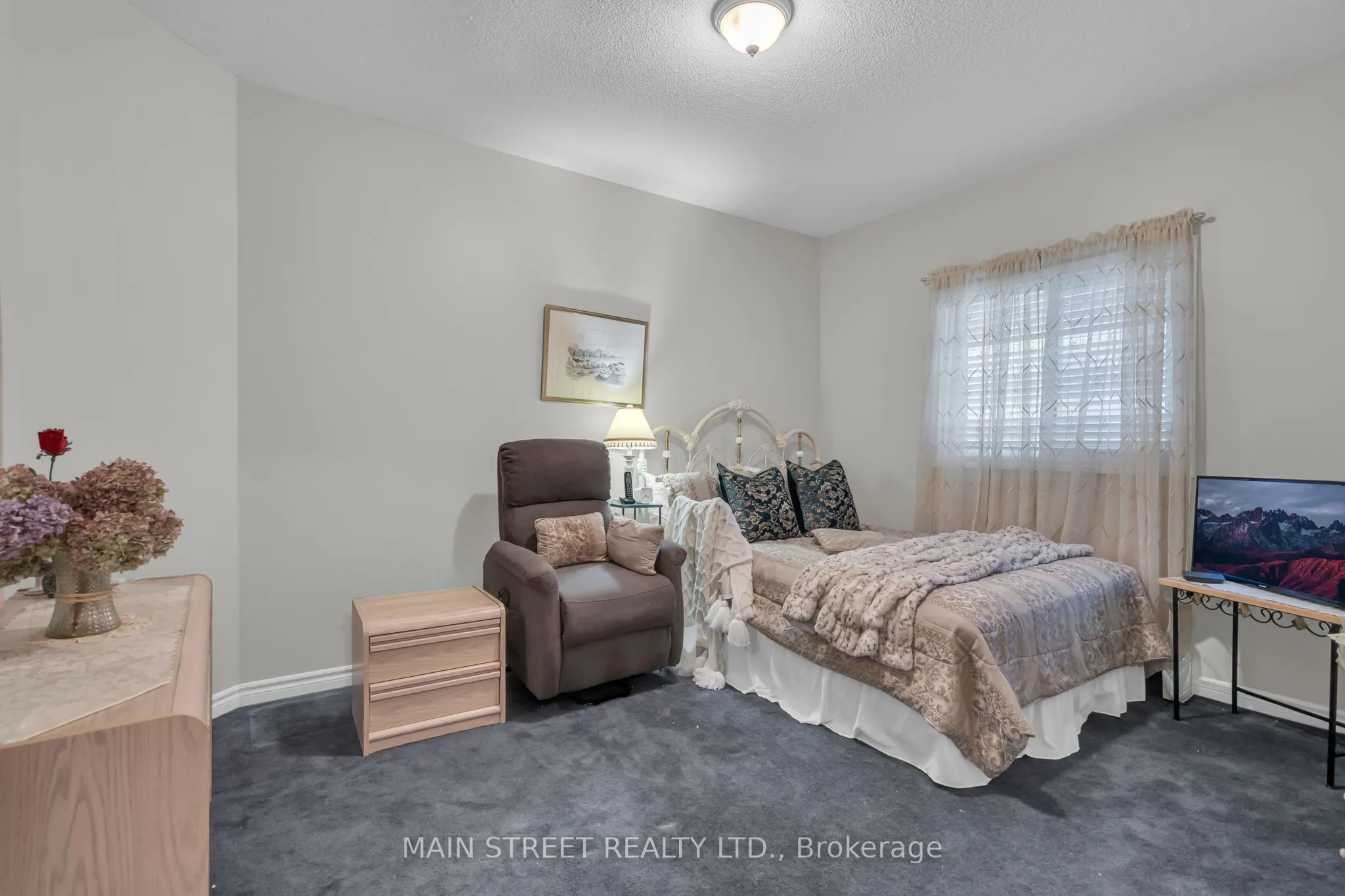 27 Max Avenue