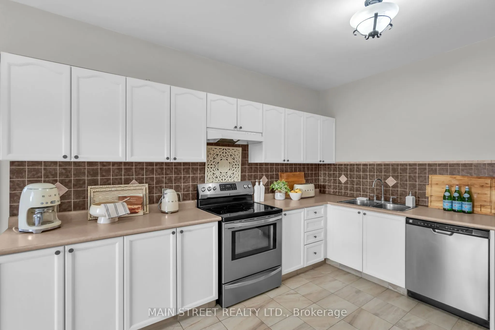 27 Max Avenue
