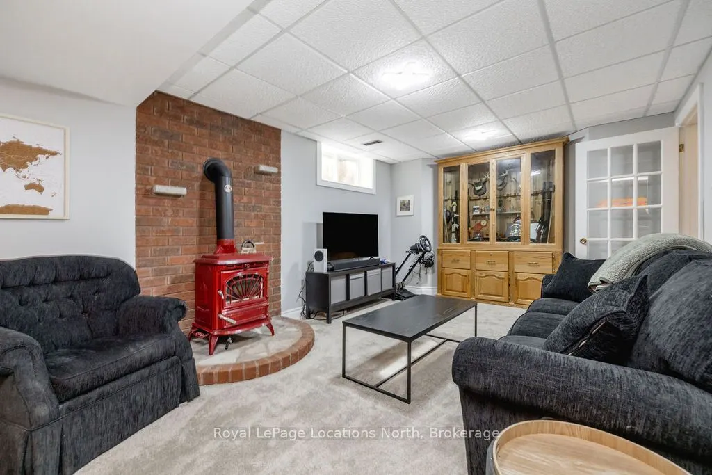 8 Seeley Court