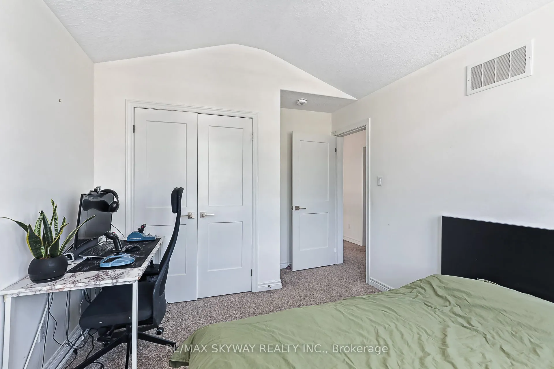 103 Plewes Drive W