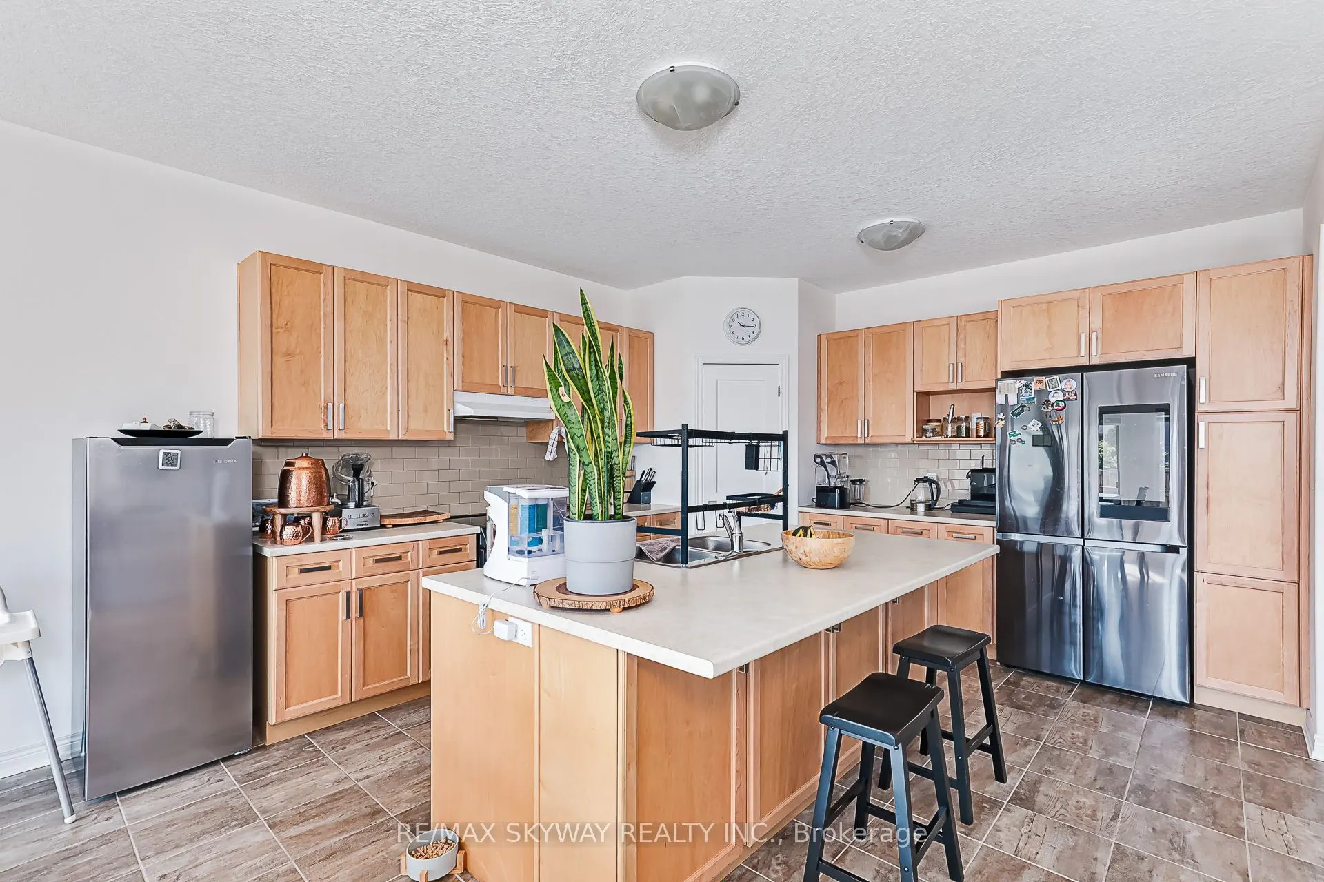 103 Plewes Drive W